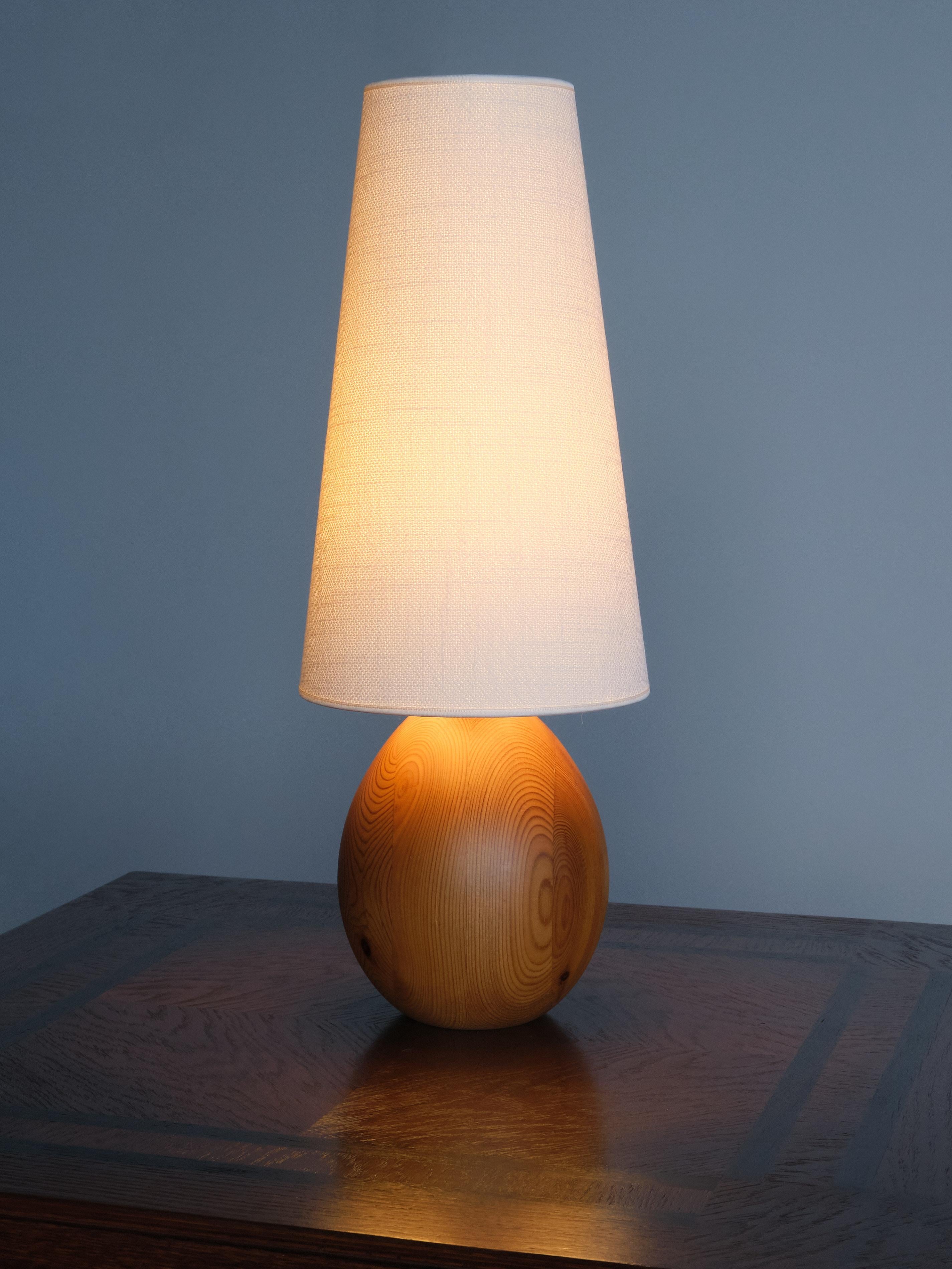 Mid-20th Century Markslöjd Pair of Oval Table Lamps in Solid Pine, Organic Modern, Sweden, 1960s