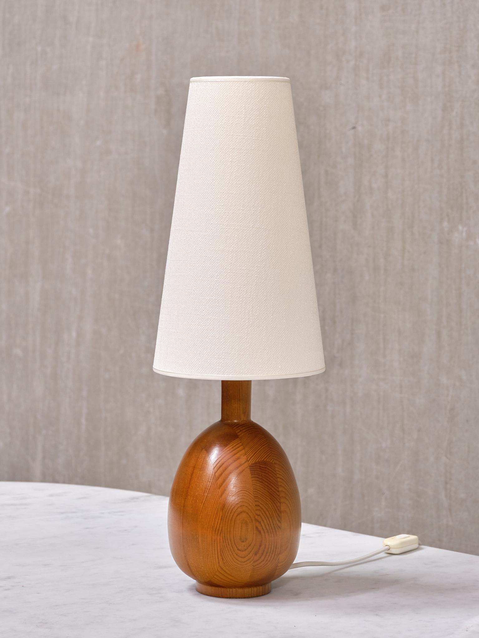 Tissu Markslöjd Paire de lampes de table ovales en pin massif, The Modernity, Suède, années 1960 en vente