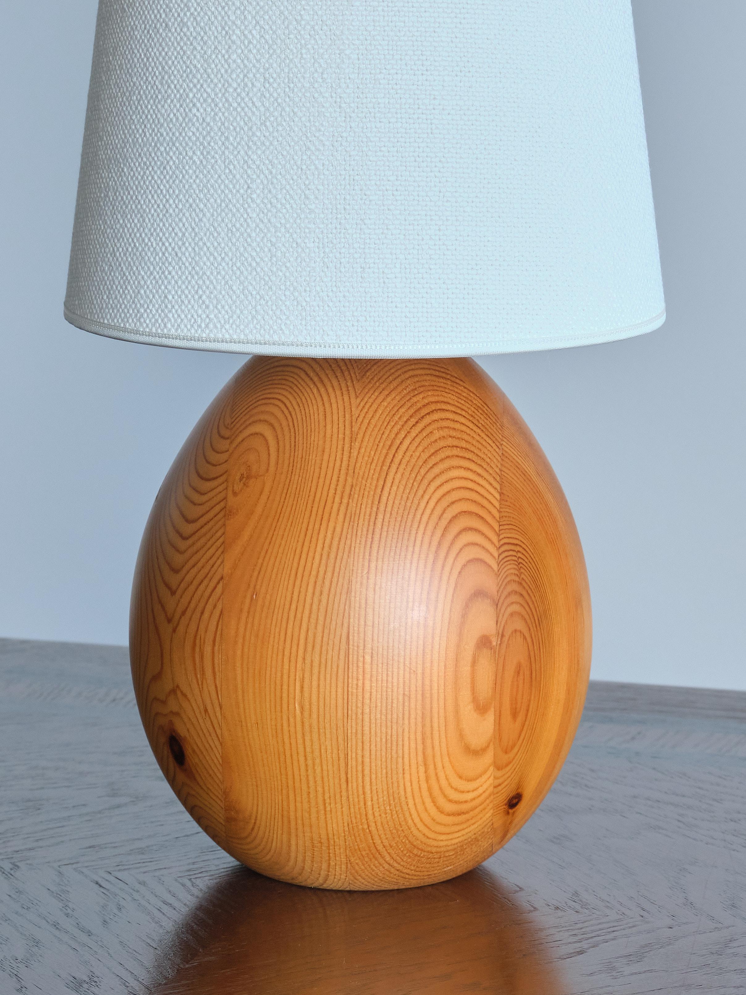 Markslöjd Pair of Oval Table Lamps in Solid Pine, Organic Modern, Sweden, 1960s 3