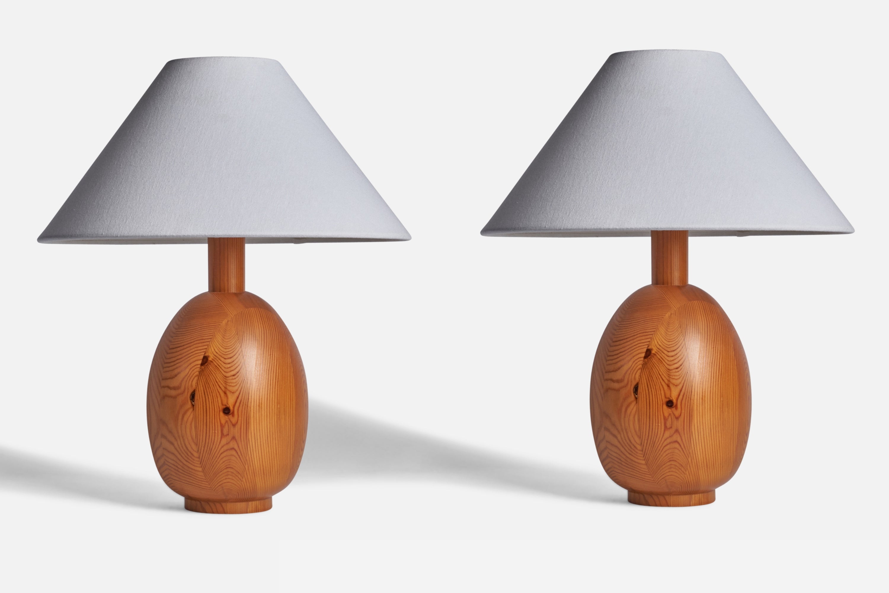 Markslöjd, Lampade da tavolo minimaliste di grandi dimensioni, pino massiccio, Kinna, Svezia, anni '70 ca. in vendita