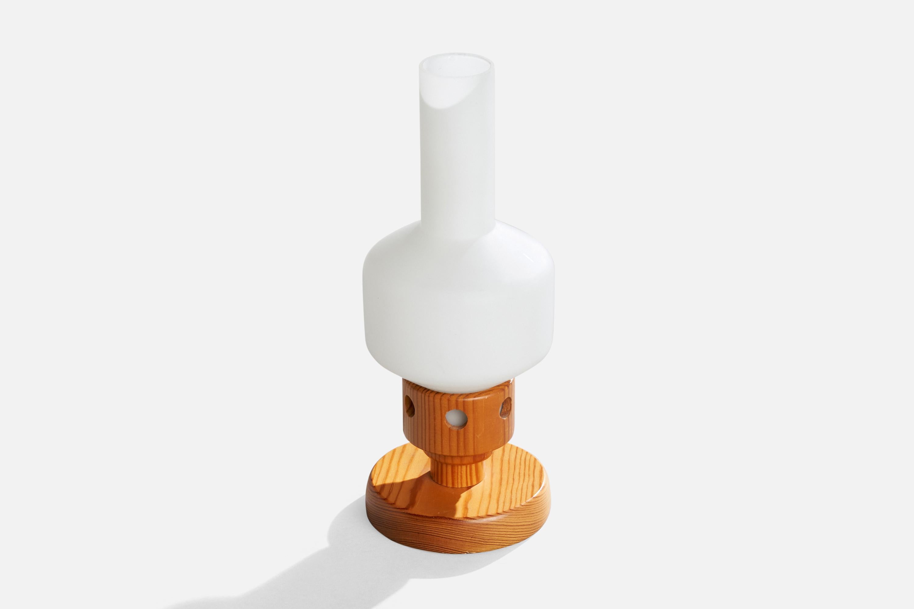Markslöjd, lampe de table, pin, verre, Suède, années 1970 Bon état - En vente à High Point, NC