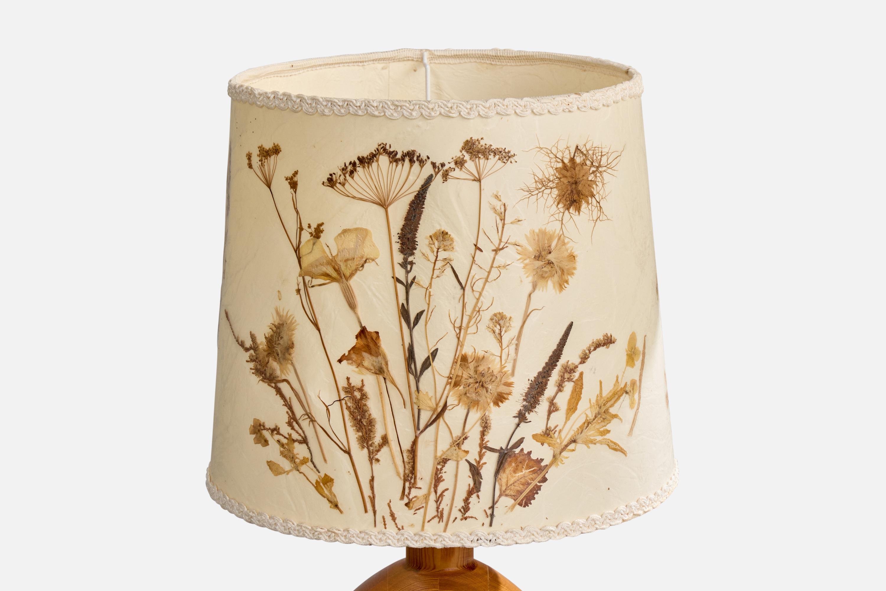 Suédois Markslöjd, lampe de table, pin, papier parchemin, Suède, années 1970 en vente