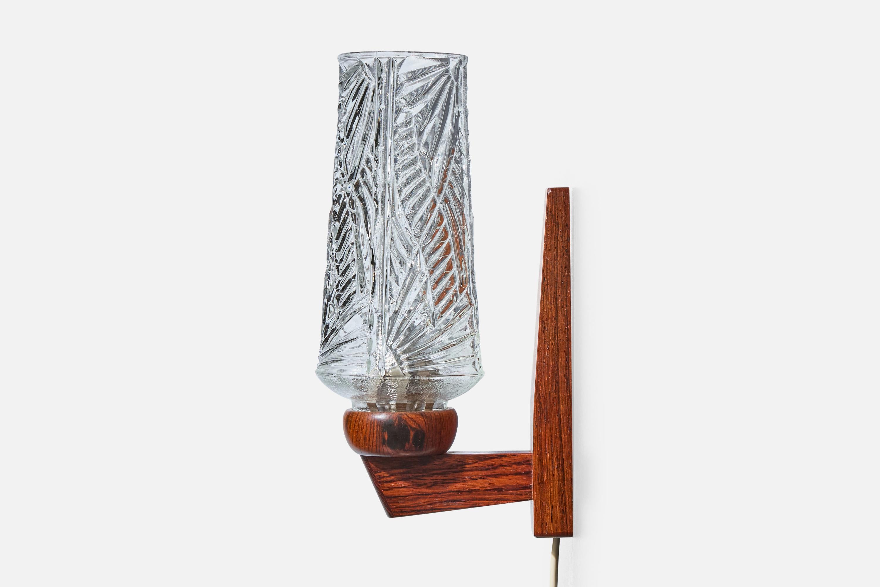 Fin du 20e siècle Markslöjd, appliques, verre, Wood, Suède, années 1970 en vente