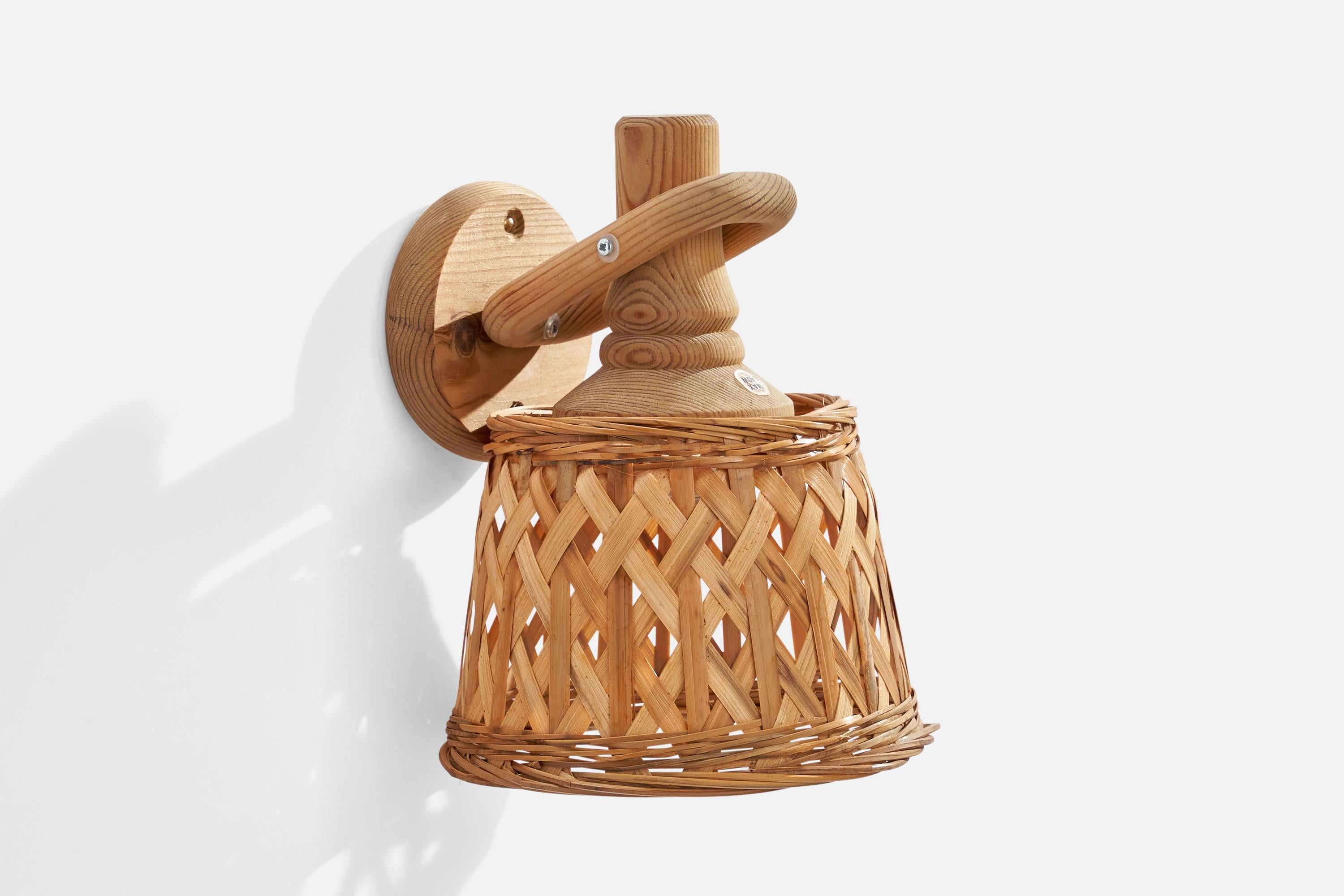 Markslöjd, Wall Lights, Pine, Rattan, Sweden, 1970s In Good Condition For Sale In High Point, NC