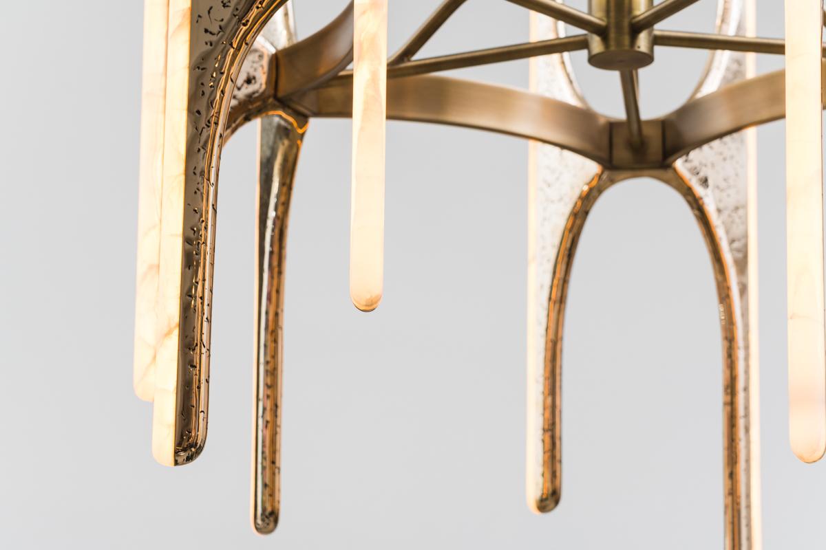 Allemand Lustre à 5 bras en bronze Wormed de Markus Haase, DE en vente
