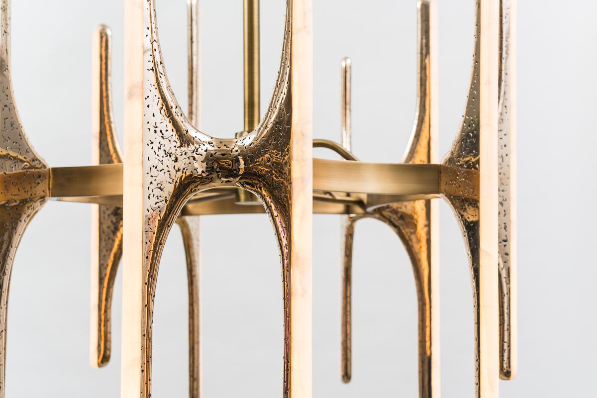 XXIe siècle et contemporain Lustre à 5 bras en bronze Wormed de Markus Haase, DE en vente