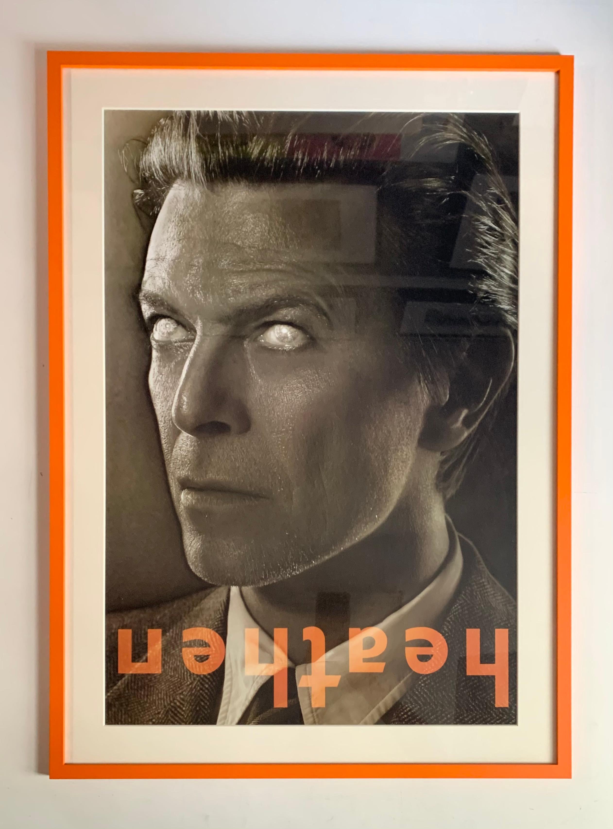 Gerahmter Original-Vintage-Posterdruck von David Bowie Heathen  – Photograph von Markus Klinko
