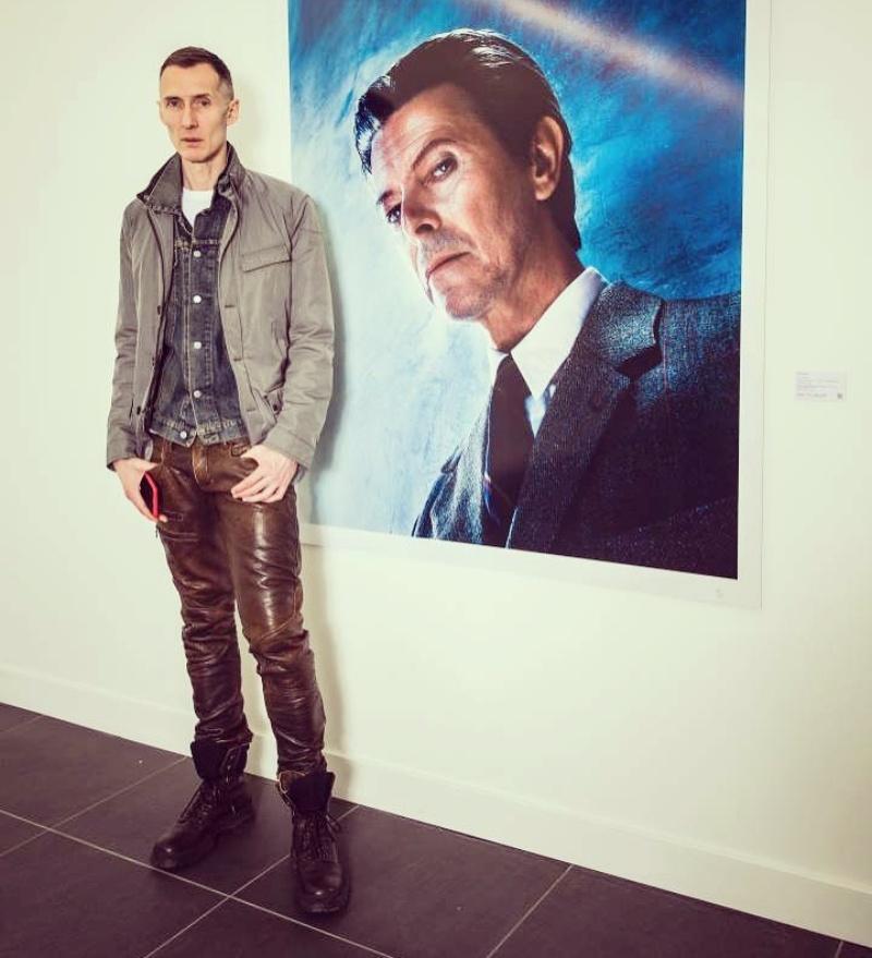 Photo de David Bowie « Smoking », signée Lt'd Ed  par Markus Klinko - Livraison gratuite en vente 2