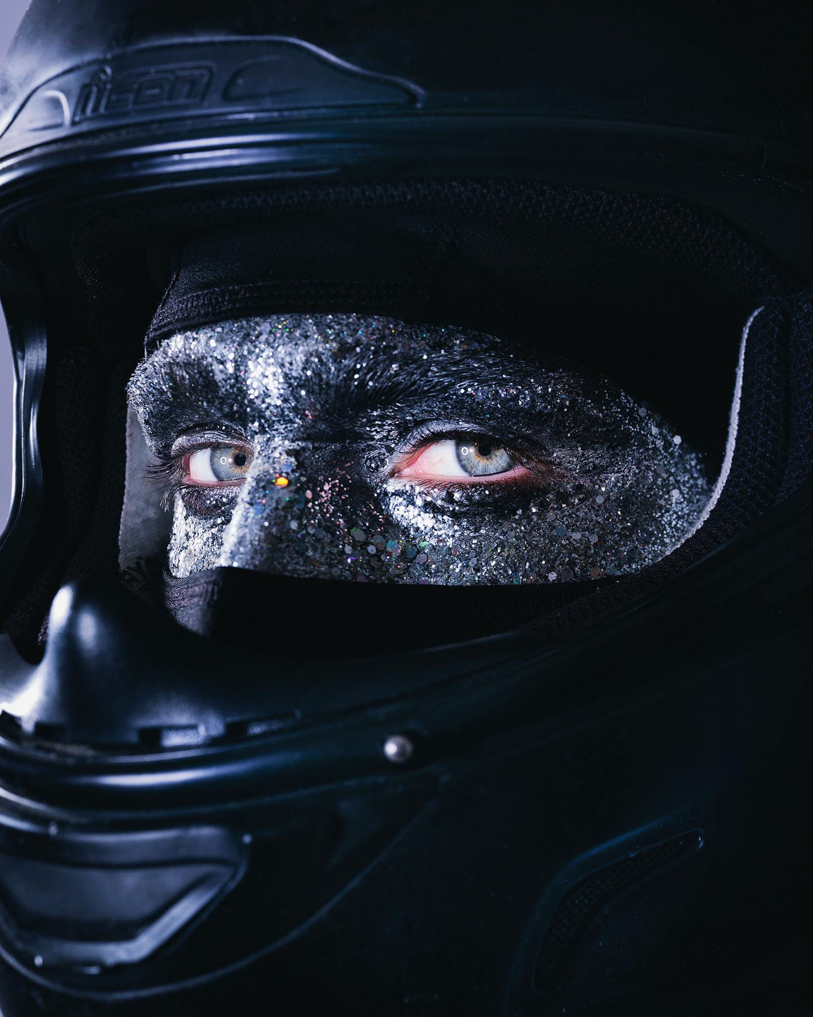 "Markus Klinko ist ein preisgekrönter, internationaler Mode- und Promi-Fotograf und Regisseur, der mit vielen der bekanntesten Stars aus Film, Musik und Mode gearbeitet hat.

Klinko hat unter anderem Beyonce, Lady Gaga, David Bowie, Jennifer Lopez,