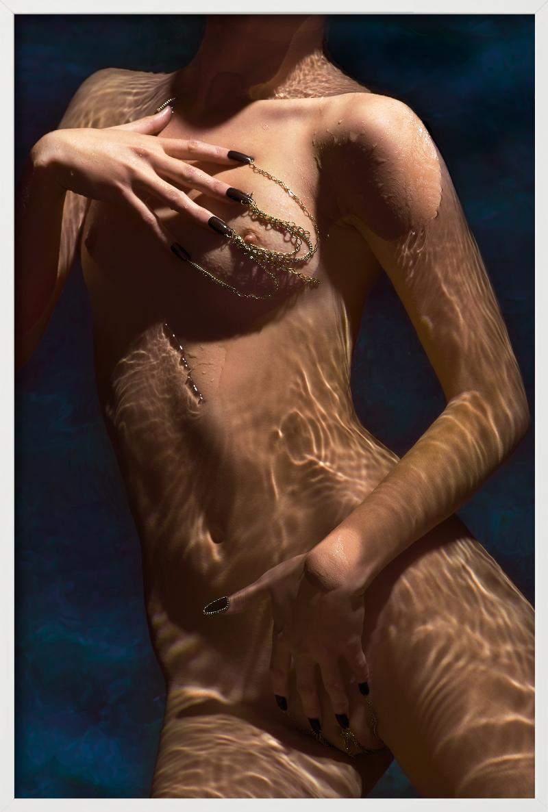 Nudi, catene Klinko e Lee, Fotografia d'arte - Photograph di Markus Klinko