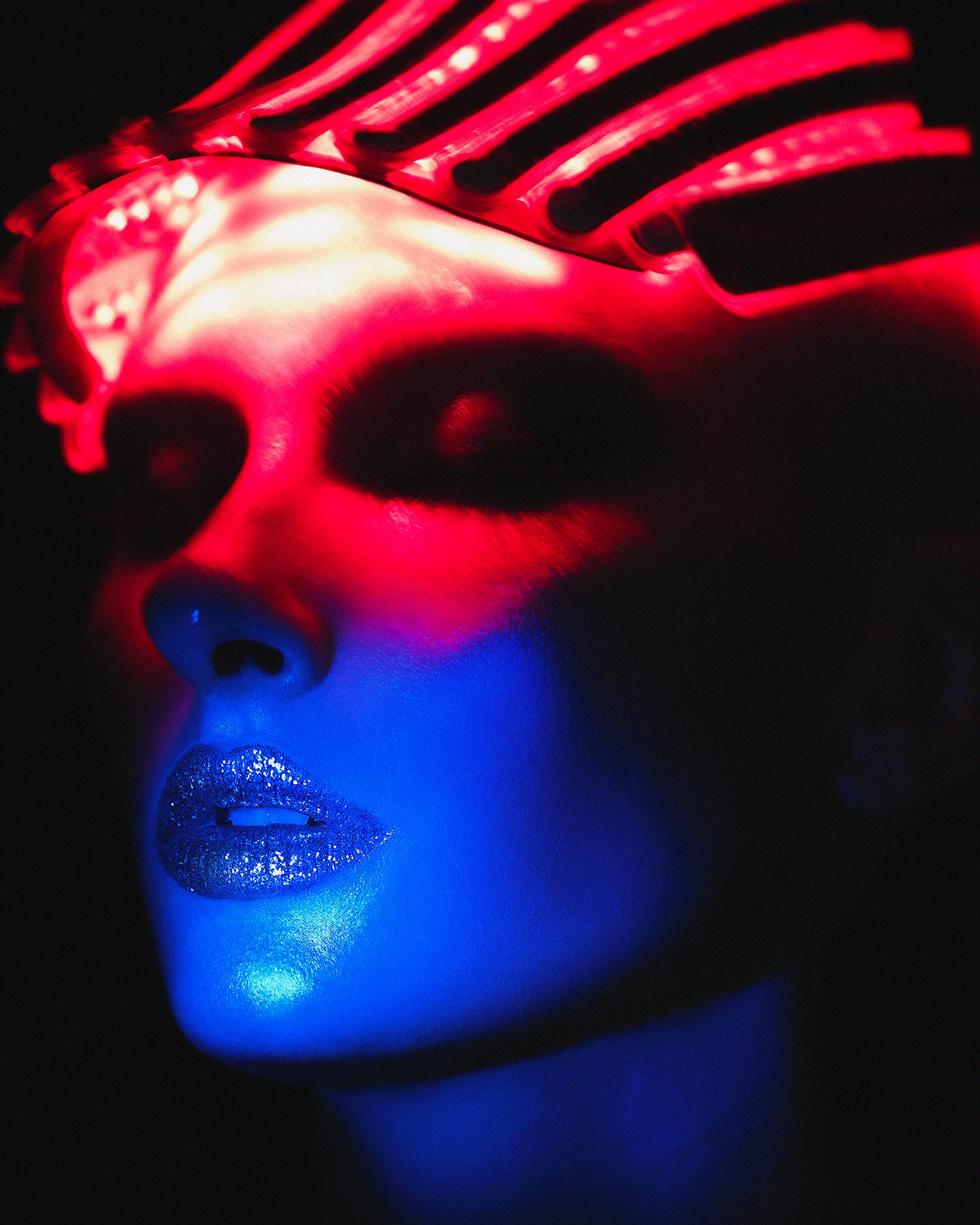La gorra - Photograph de Markus Klinko