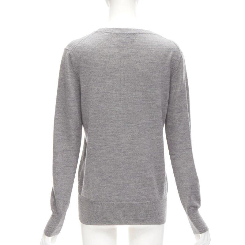 MARKUS LUPFER Grauer Pullover mit roten Lippenstiften aus S-Strick im Angebot 1