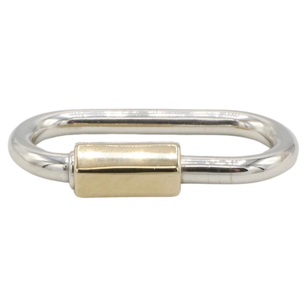 Marla Aaron Regular zweifarbig Gold & Silber Lock Twist Karabiner-Anhänger Enhancer (Moderne) im Angebot