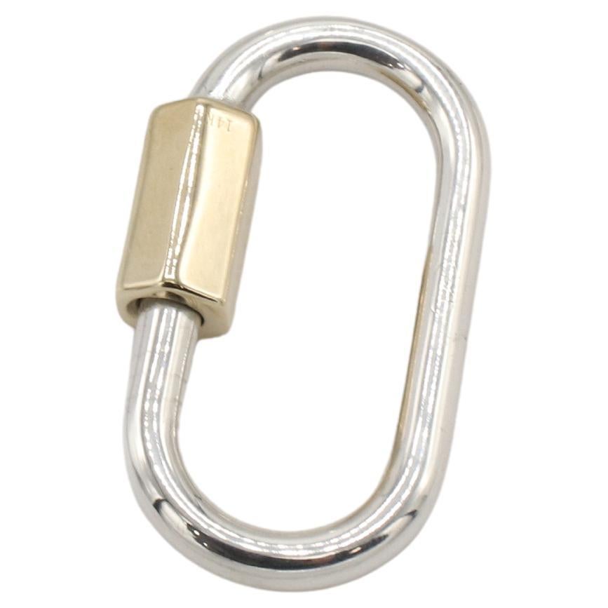 Marla Aaron Regular zweifarbig Gold & Silber Lock Twist Karabiner-Anhänger Enhancer im Zustand „Hervorragend“ im Angebot in  Baltimore, MD