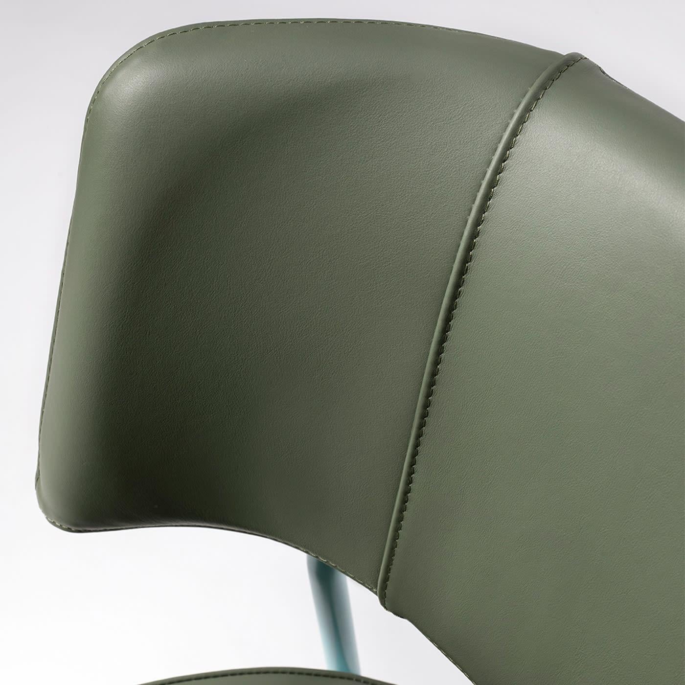Chaise Marlen Met Im en cuir vert et métal turquoise par EP Studio en vente 1