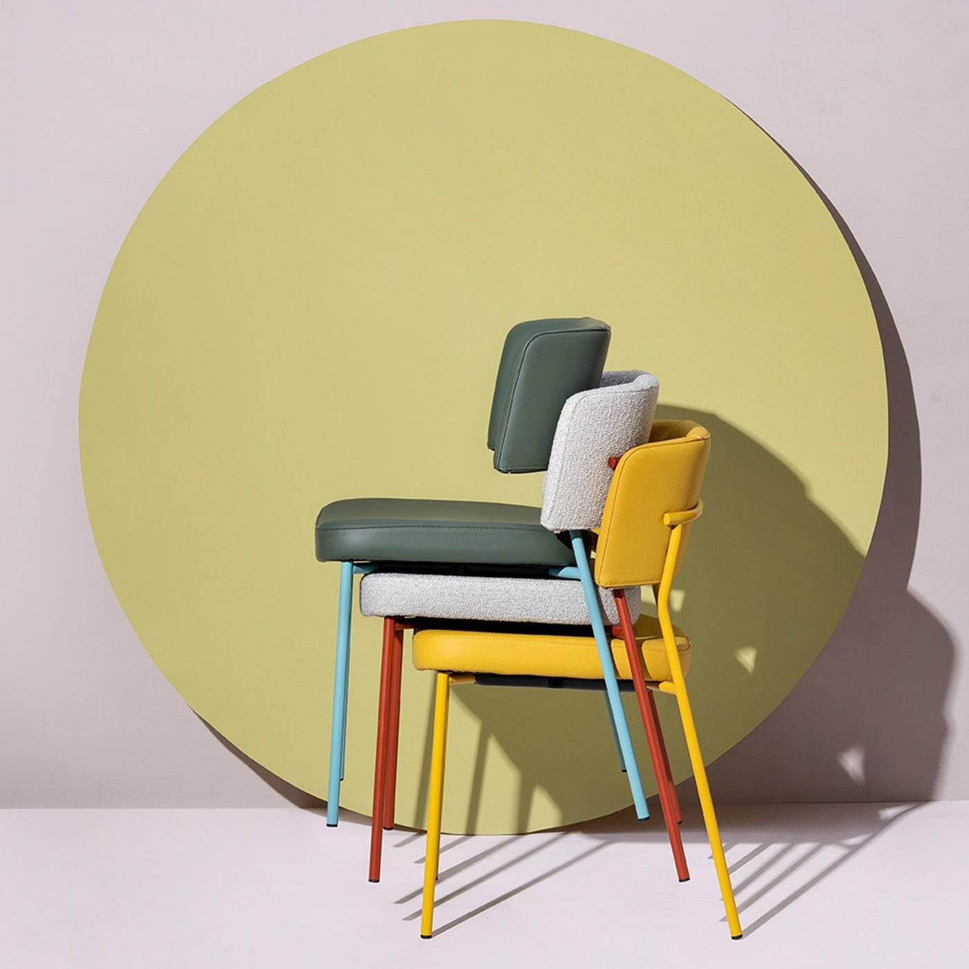 italien Chaise en métal et cuir jaune Marlen Met Im par EP Studio en vente