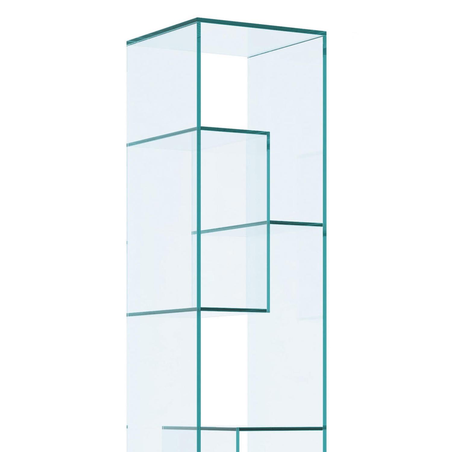 Bookcase Marlena Medium with all 
structure in clear glass.
Also available in smocked glass, on request.