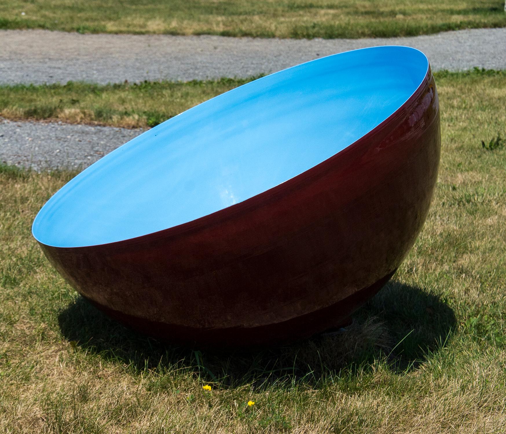 Singing Bowl Cerulean Sky Große – Skulptur aus Edelstahl für den Außenbereich in Blau (Zeitgenössisch), Sculpture, von Marlene Hilton Moore