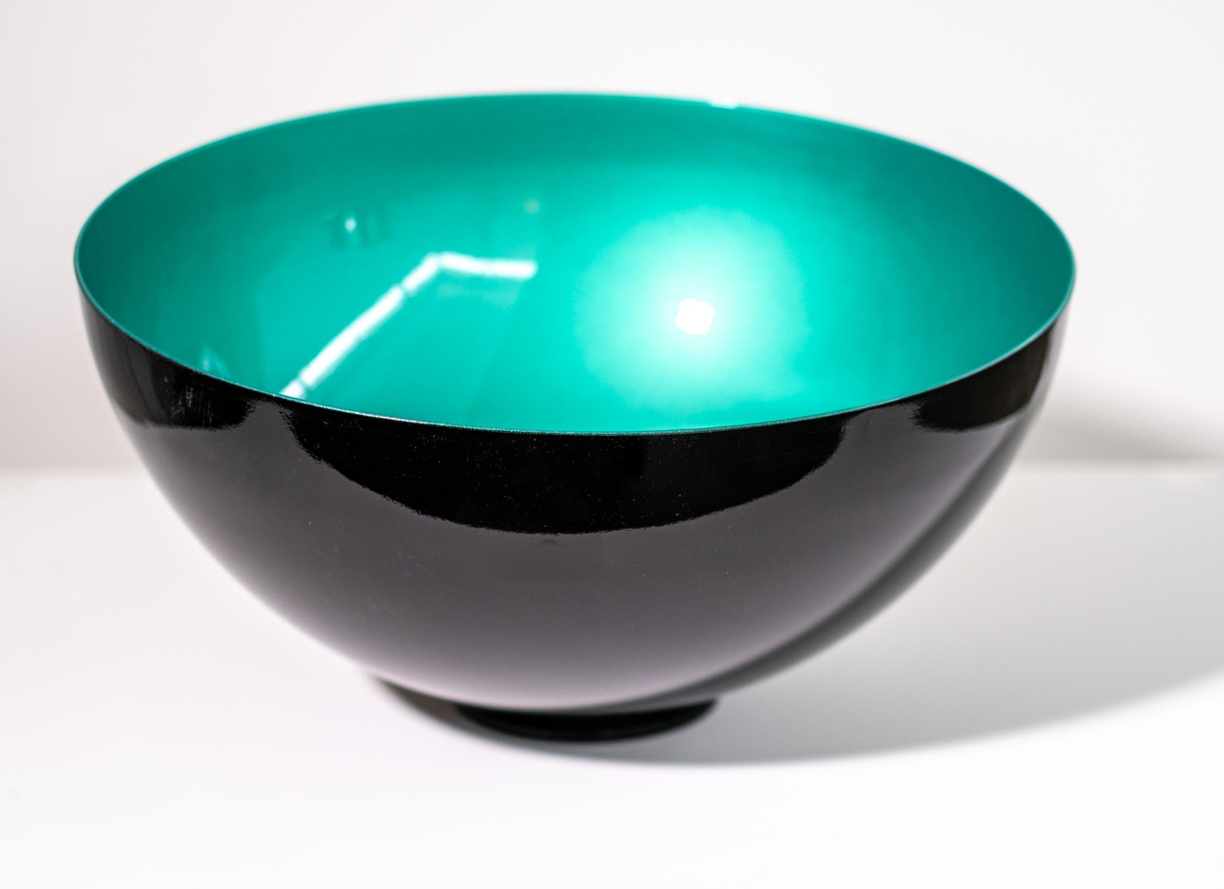 This green metal indoor sculpture was inspired by traditional singing bowls.

Canadian artist Marlene Hilton Moore is highly regarded for creating provocative and meaningful sculptural artwork. This extra-large sized stainless steel bowl’s design is