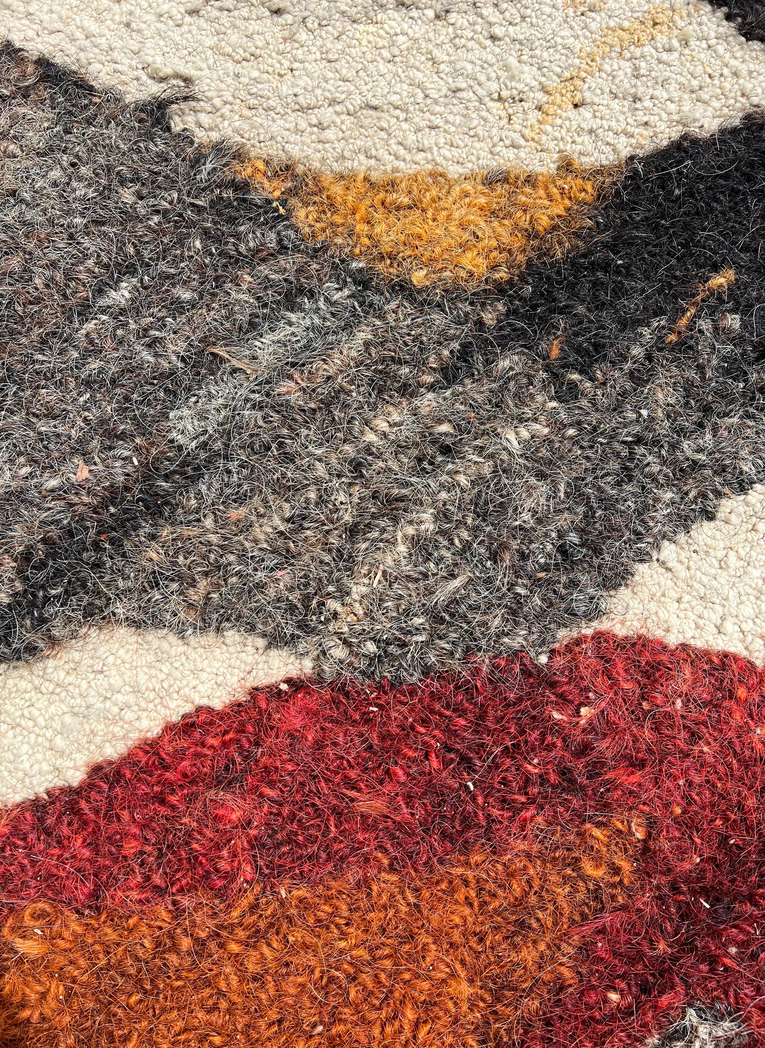 Tapiz grande colombiano Colgante de pared Escultura de crin de caballo Fibra de lana Arte textil en venta 7