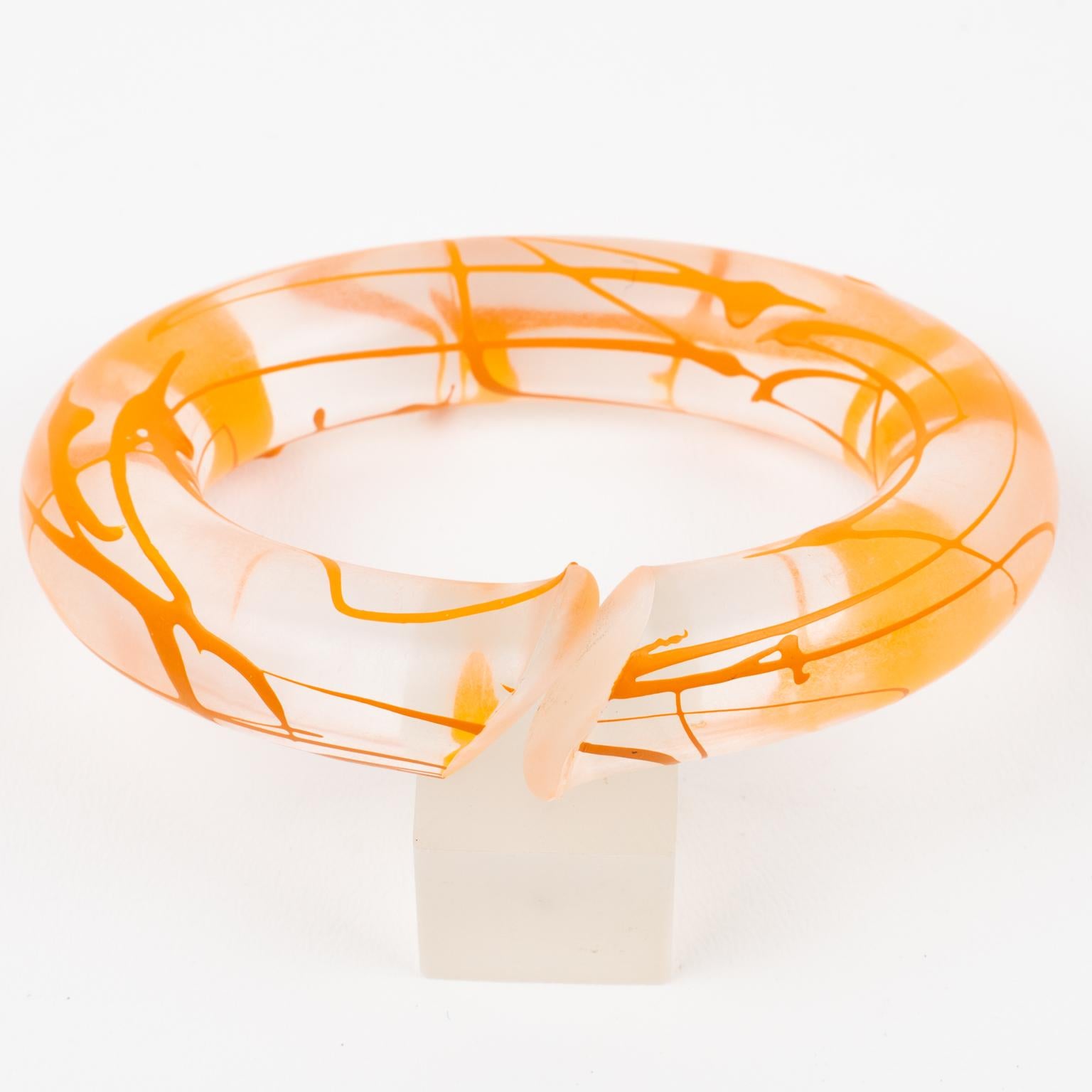 Pulsera brazalete de lucite acrílico Marlene McKibbin en Excelente estado para la venta en Atlanta, GA