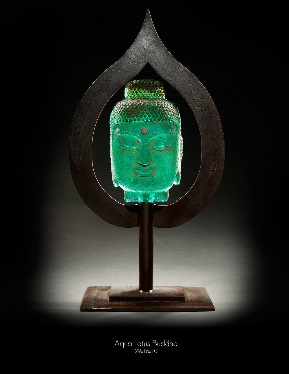 Aqua Lotus Buddha – Sculpture von Marlene Rose