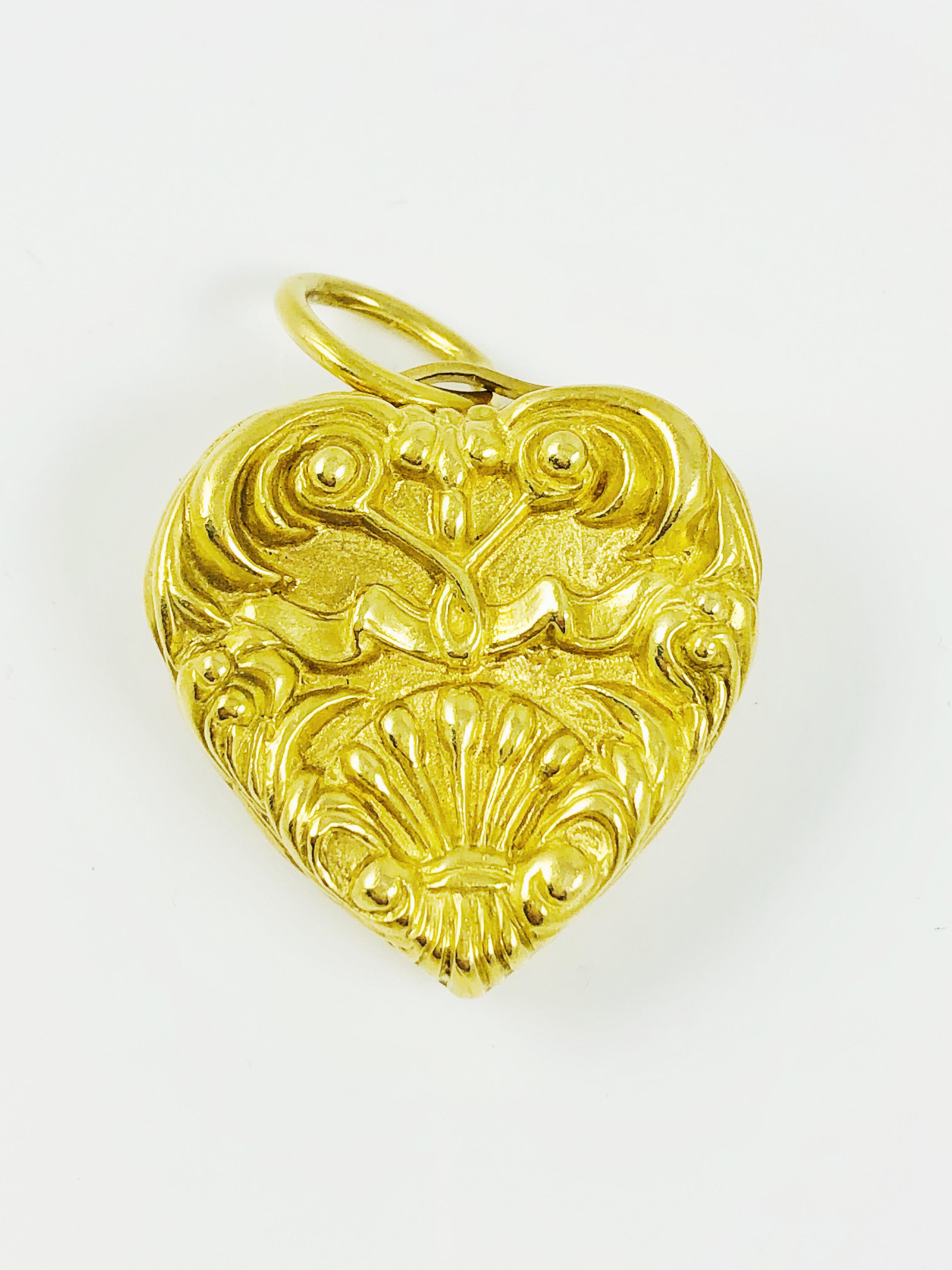 Marlene Stowe 18 Karat Yellow Gold Heart Pendant and Link Chain 7