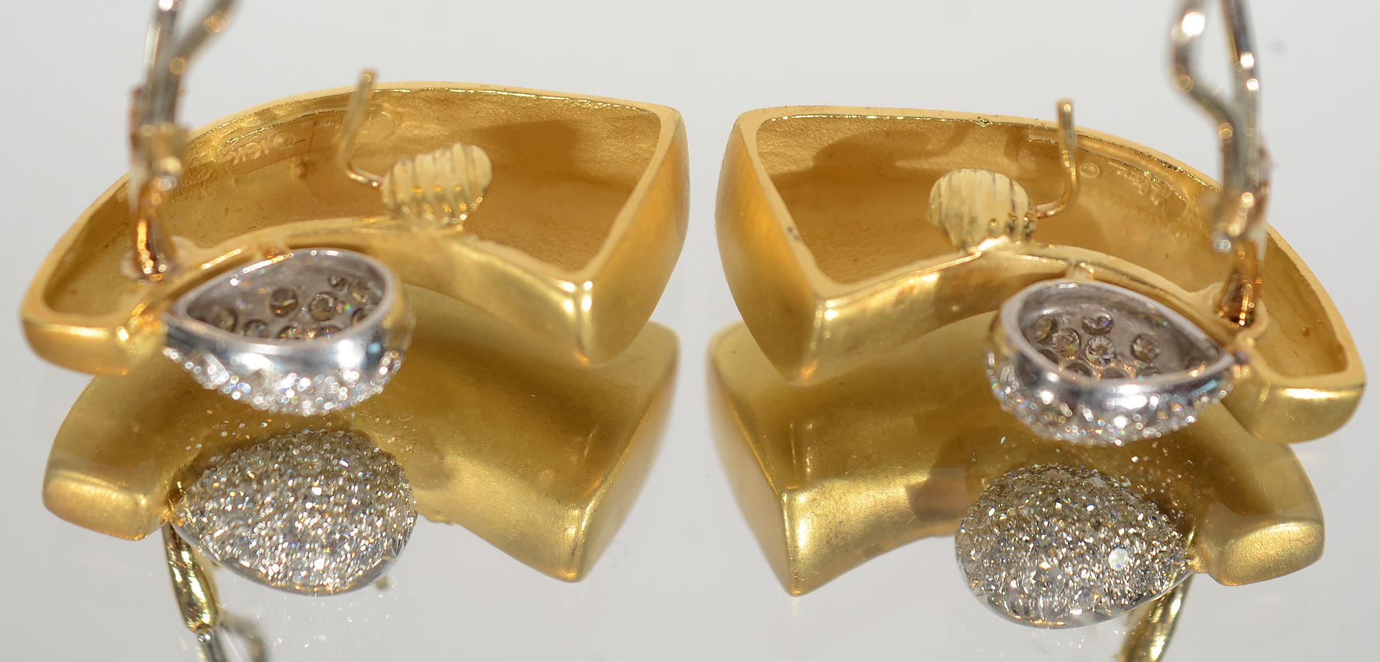 Marlene Stowe Crescent Earrings with Pave Diamonds In Excellent Condition For Sale In Darnestown, MD