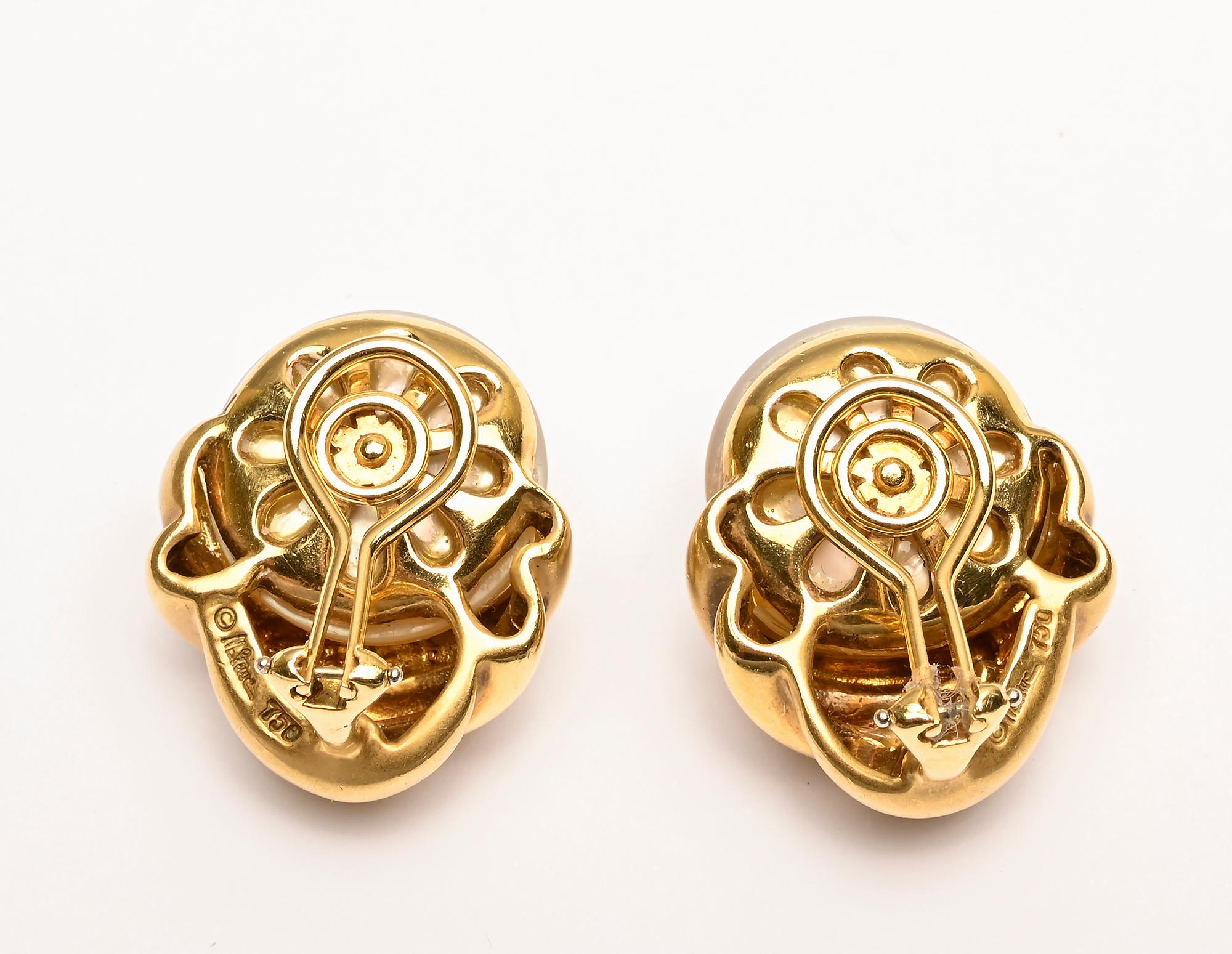 Marlene Stowe Pearl and Gold Earrings In Excellent Condition For Sale In Darnestown, MD