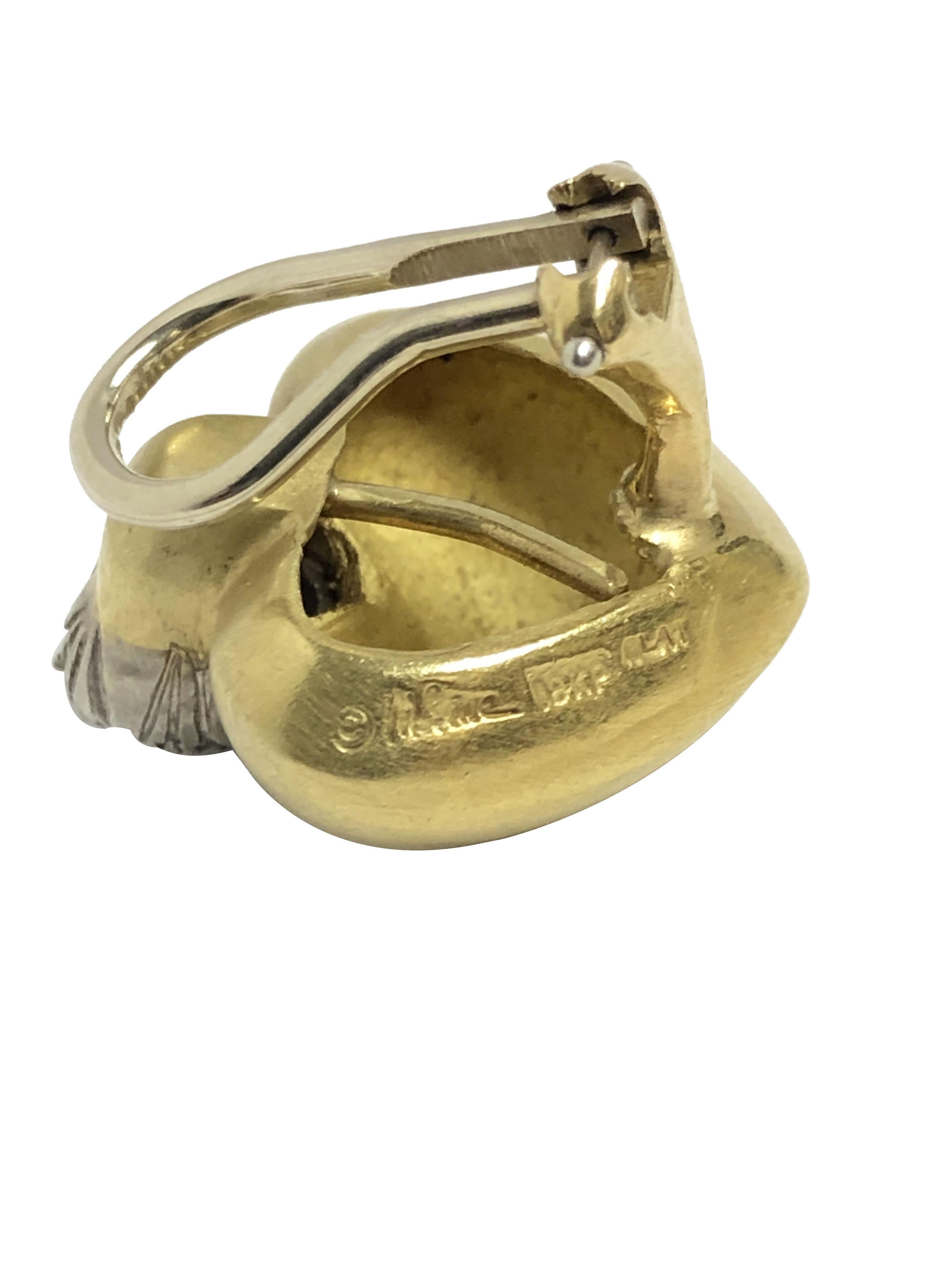 Marlene Stowe Boucles d'oreilles cœur en or jaune et platine avec diamants  Excellent état - En vente à Chicago, IL