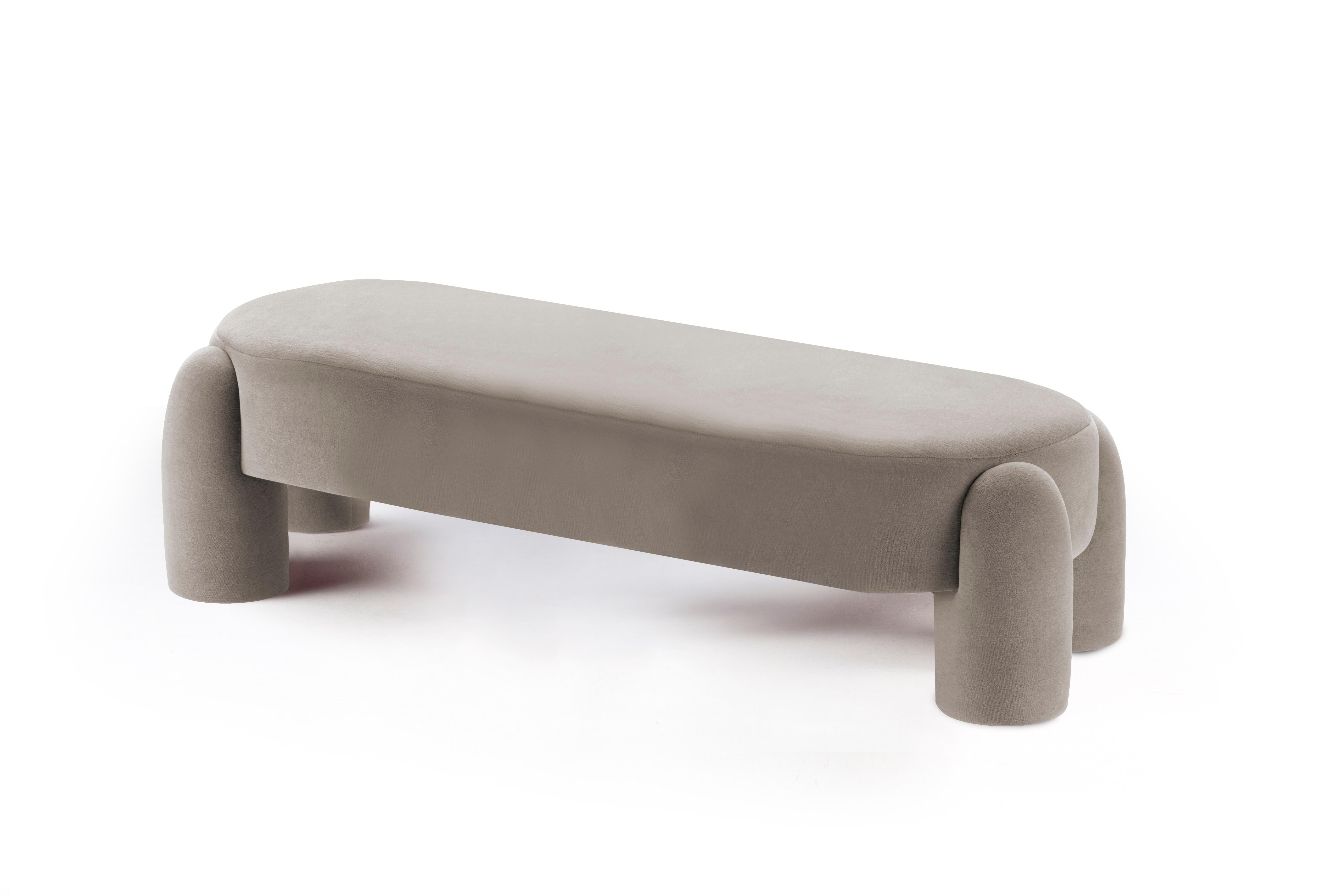 Marlon Daybed I by Pietro Franceschini
Dimensions: W 70 x D 150 x H 40 cm
Available in other size: D190 cm.

Materials & Finishes
Upholstery: fully upholstered in fabric or leather.

Product
When pure geometry meets soft curves, something sculptural