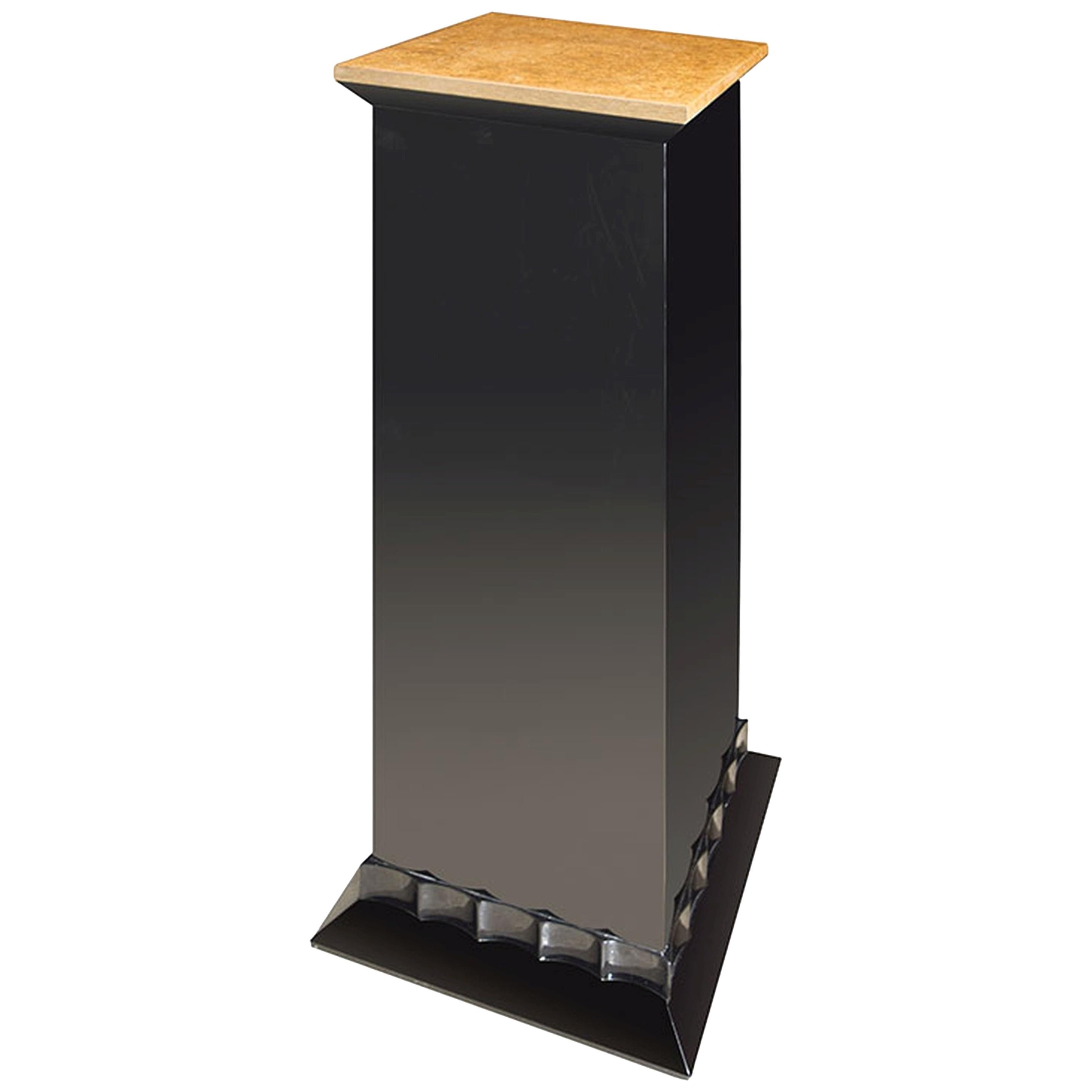 Marmont Pedestal in Lacquered Ebony and Gold Leaf by Innova Luxuxy Group For Sale