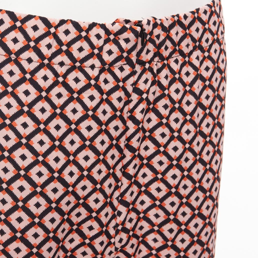 MARNI 100% soie noir rose imprimé géométrique pantalon cropped à taille élastique IT40 S
Référence : CELG/A00437
Marque : Marni
MATERIAL : Soie
Couleur : rose, noir
Motif : Géométrique
Fermeture : élastique
Fabriqué en : Italie

CONDITION