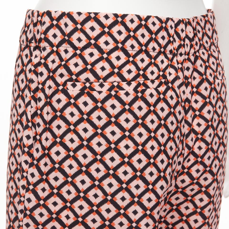 MARNI 100% soie noir rose imprimé géométrique pantalon cropped à taille élastique IT40 S en vente 2