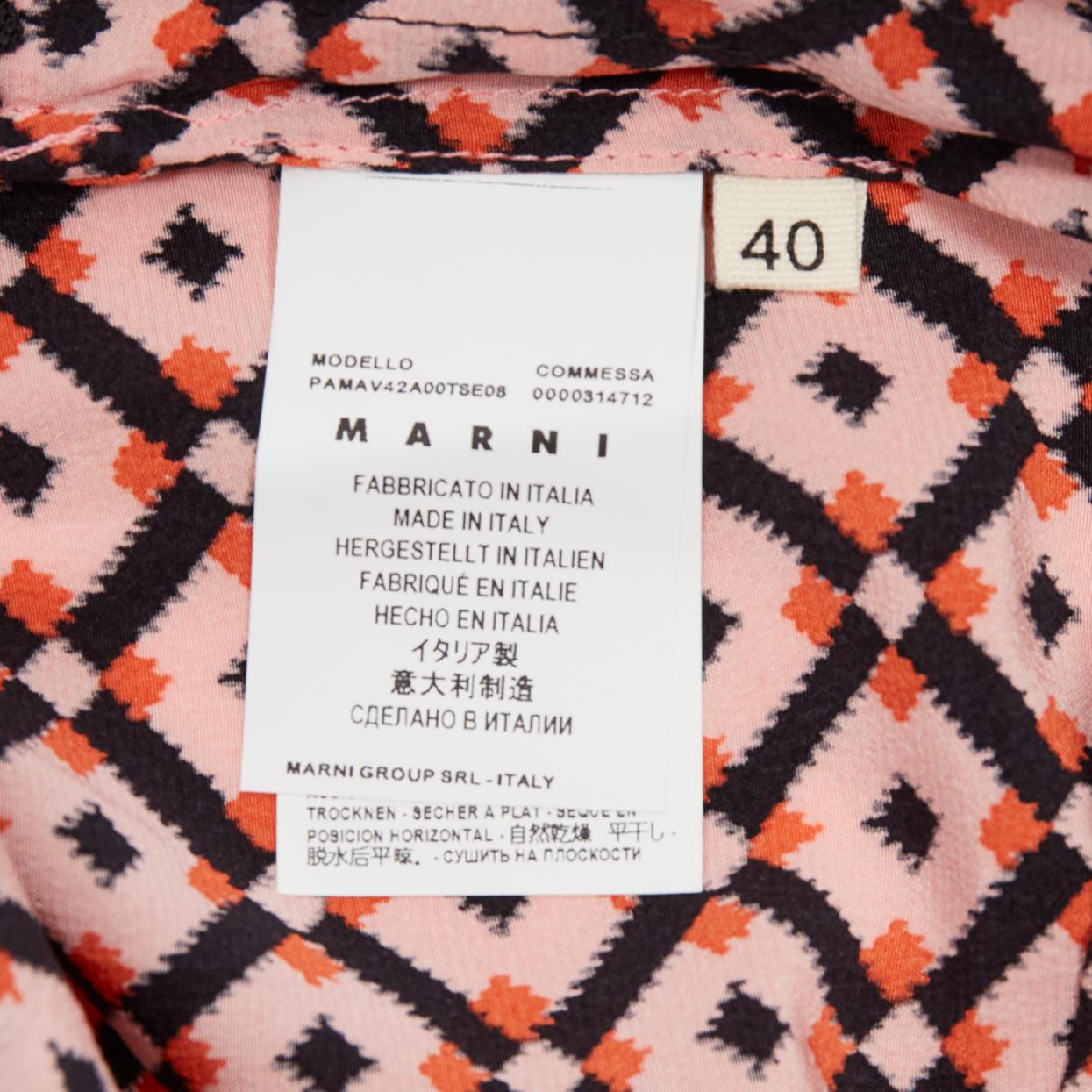 MARNI 100% soie noir rose imprimé géométrique pantalon cropped à taille élastique IT40 S en vente 4