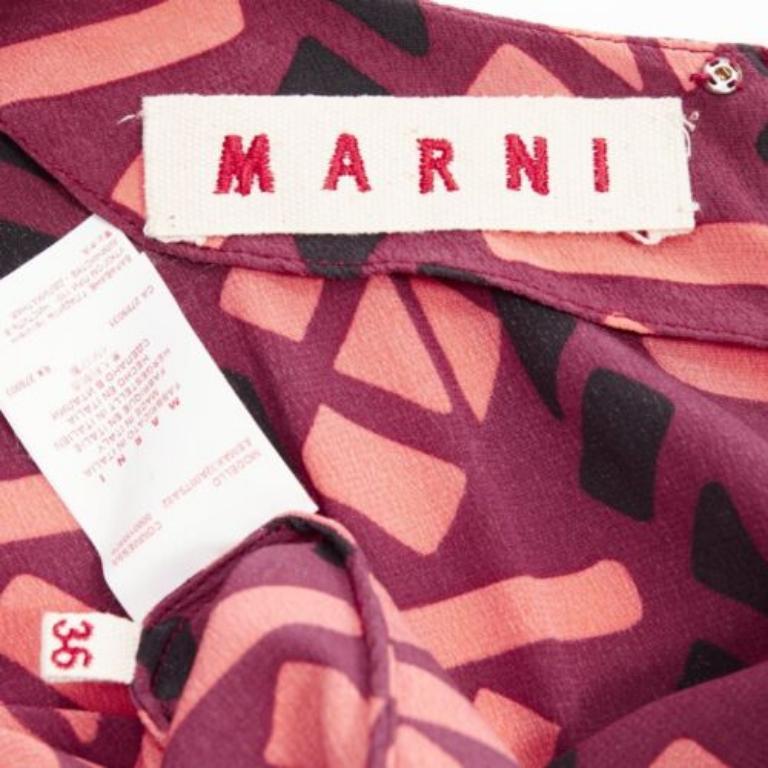 MARNI 100% Seide Burgunderrotes Kleid mit geometrischem Druck und Kapuzenärmeln IT36 XS im Angebot 3