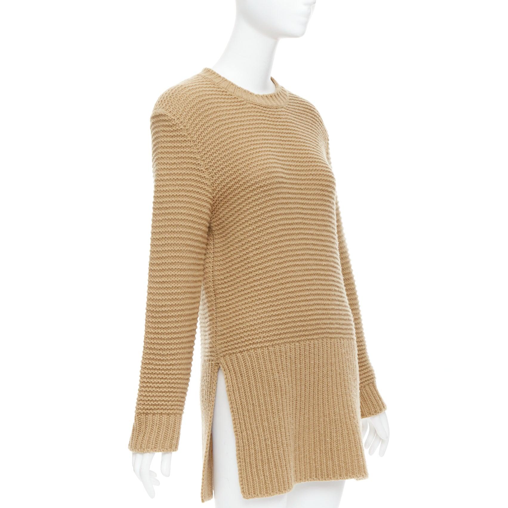 MARNI 100% laine vierge camel marron contrasté pull en maille côtelée avec fente sur le côté IT38 XS
Référence : NKLL/A00325
Marque : Marni
MATERIAL : Laine vierge
Couleur : Camel
Motif : Solide
Fermeture : Pull-over
Détails supplémentaires : Fentes