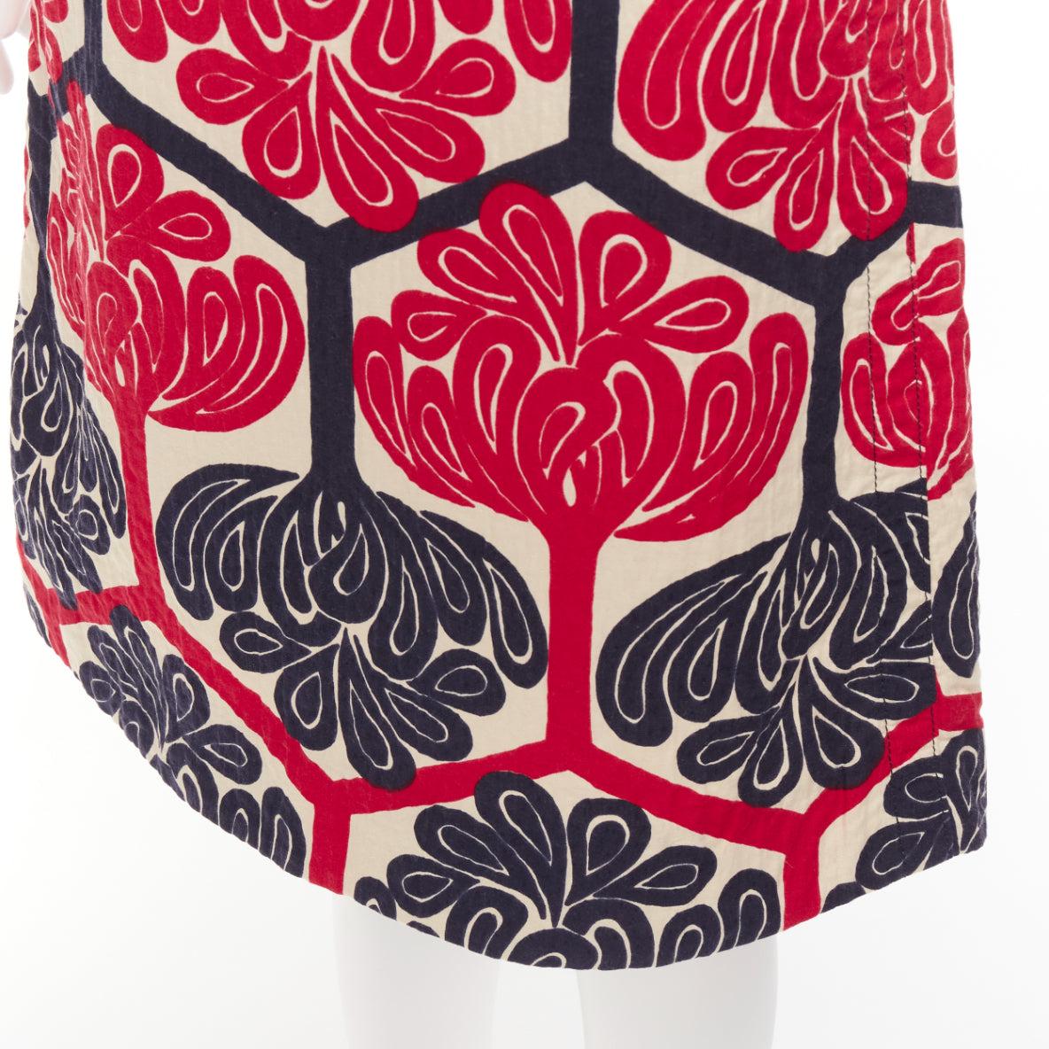 MARNI 2011 red navy cream ethnic print cotton Aline knee skirt IT38 XS
Reference: NKLL/A00219
Brand: Marni
Collection: 2011
Material: Cotton
Color: Red, Cream
Pattern: Floral
Closure: Zip
Lining: White Fabric
Extra Details: Back zip.
Made in: