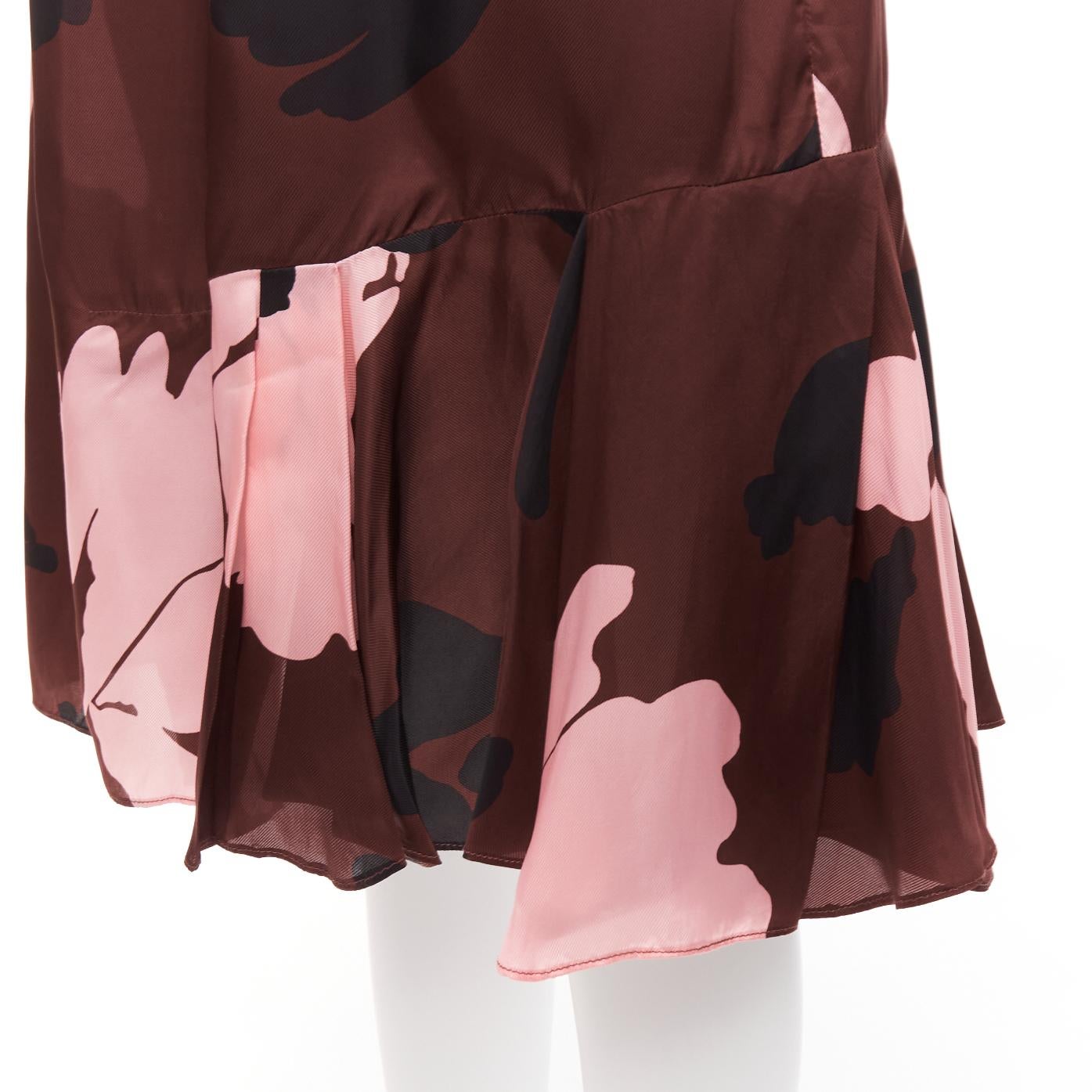 MARNI 2013 brown pink big floral print elastic waistband knee skirt IT40 S
Reference: CELG/A00427
Brand: Marni
Material: Viscose
Color: Brown, Pink
Pattern: Floral
Closure: Zip
Extra Details: Elastic waistband with side zip.
Made in: