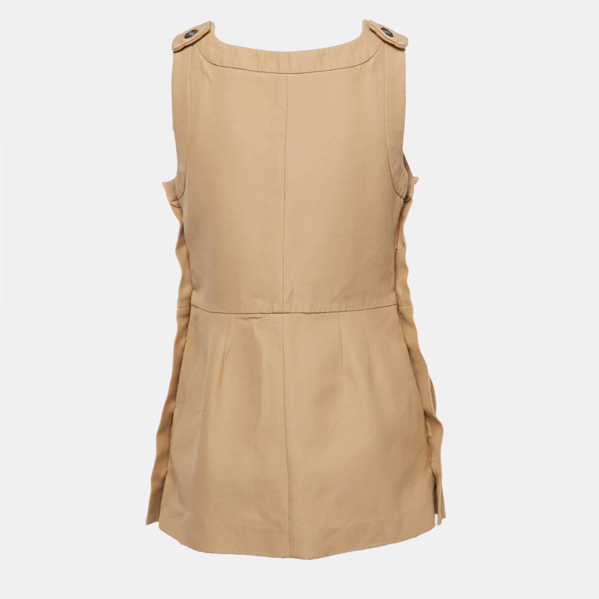 Este top de diseño te aportará estilo y comodidad. Confeccionada con los mejores tejidos, la creación se ha realizado con todo lujo de detalles. Combínala con unos vaqueros y unas bailarinas.