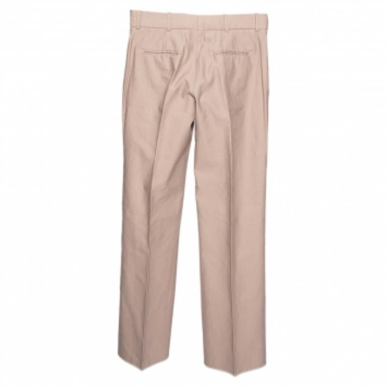 Simple et sophistiqué, ce pantalon de Marni est magnifique à tous points de vue et mettra bien en valeur votre tenue. Elle est confectionnée en coton beige et présente une coupe à jambes larges, une fermeture zippée et quatre poches extérieures.