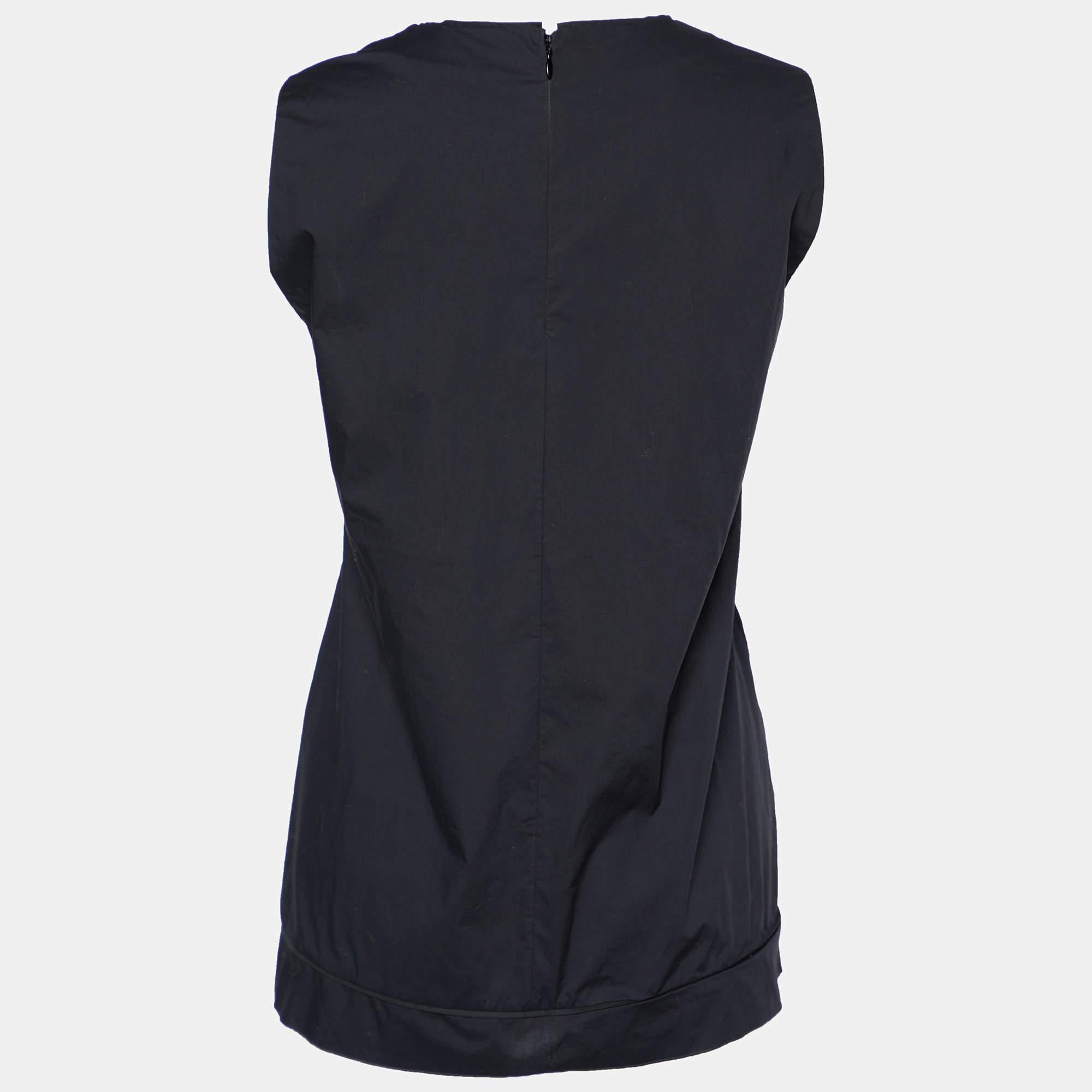 Find great style and comfort while wearing this designer top. Tailored using the best fabrics  the creation has been given immense detail. Style it with a pair of jeans and flats.