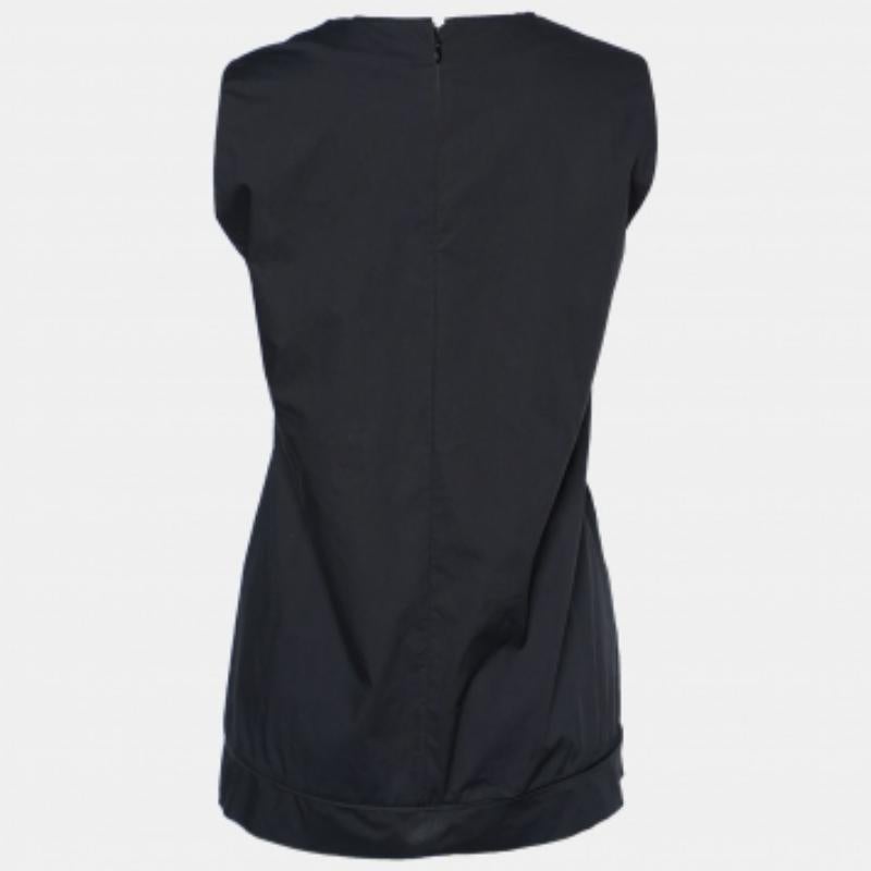 Este top de diseño te aportará estilo y comodidad. Confeccionada con los mejores tejidos, la creación se ha cuidado hasta el más mínimo detalle. Combínala con unos vaqueros y unas bailarinas.