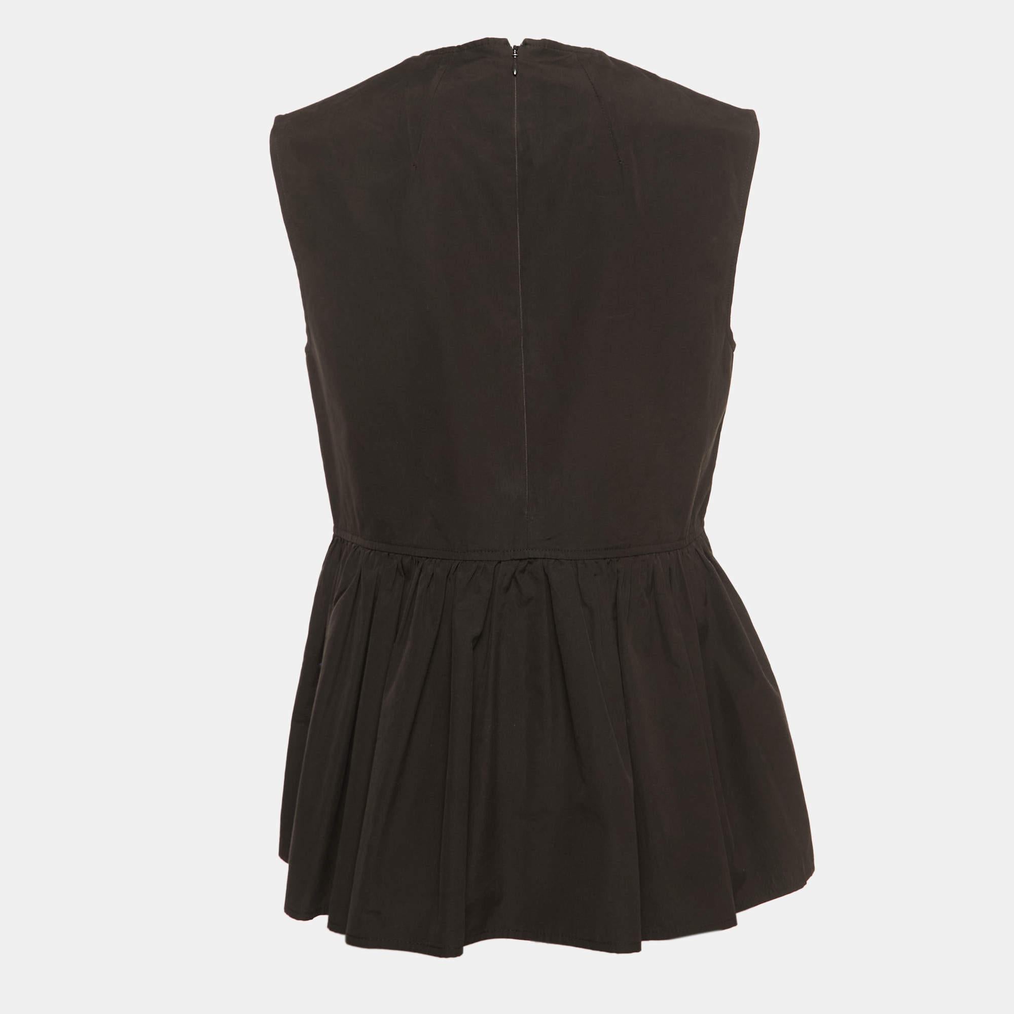 Find great style and comfort while wearing this designer top. Tailored using the best fabrics the creation has been given immense detail. Style it with a pair of jeans and flats.