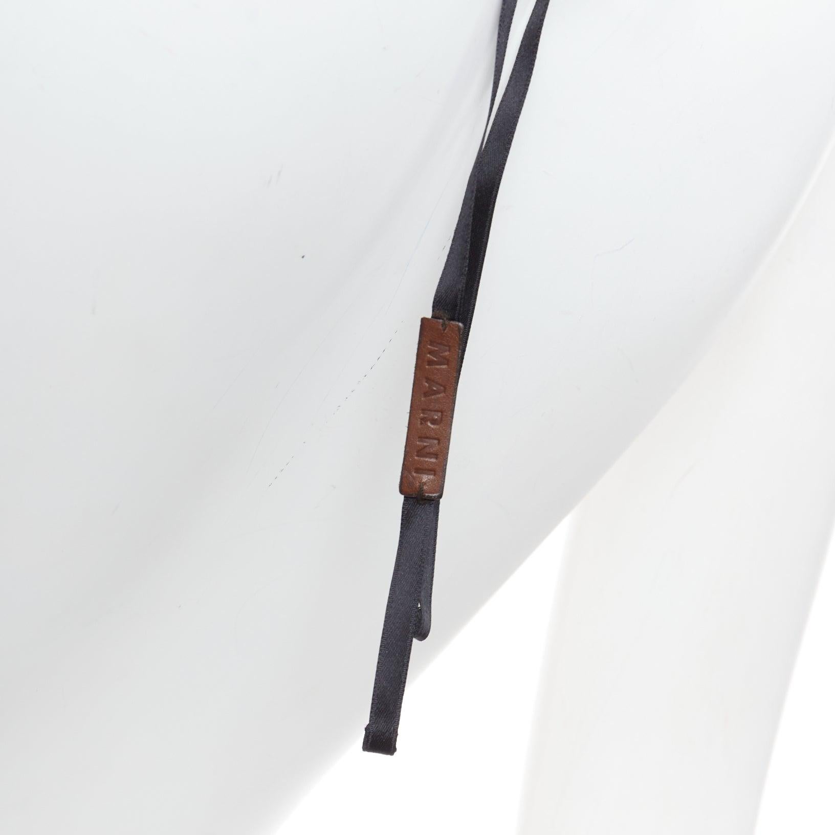 Marni, collana in acrilico nero kaki con nastro a forma di palline giganti in vendita 3