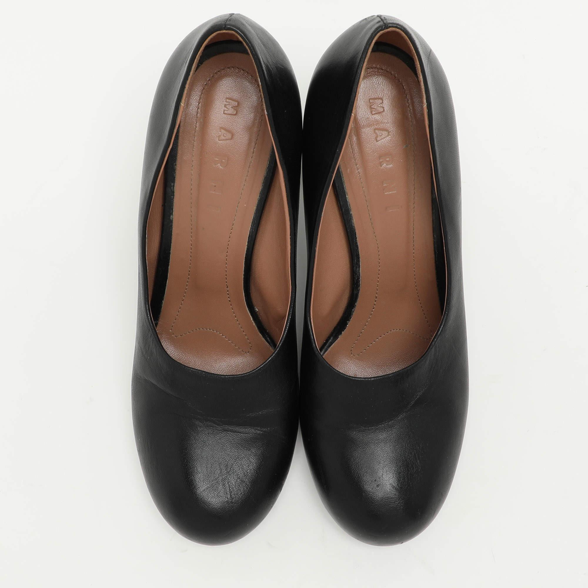 Noir Marni - Escarpins en cuir noir à bouts ronds et à talons hauts - Taille 39,5 en vente