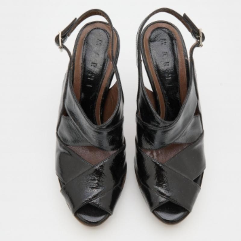 Marni Black Patent Leather Slingback Platform Sandals Size 37.5 In Good Condition For Sale In Dubai, Al Qouz 2