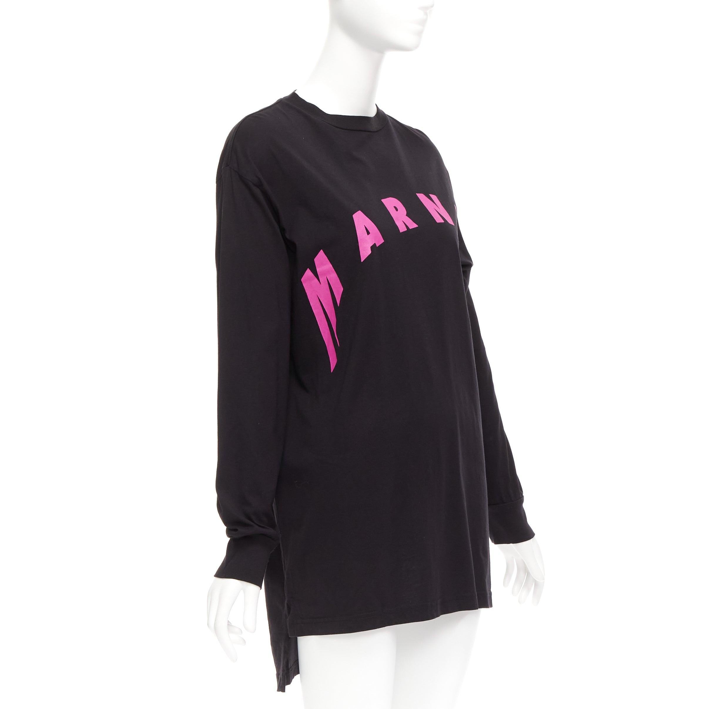 Black MARNI black pink logo print long sleeve crew neck sweater dress IT38 XS For Sale