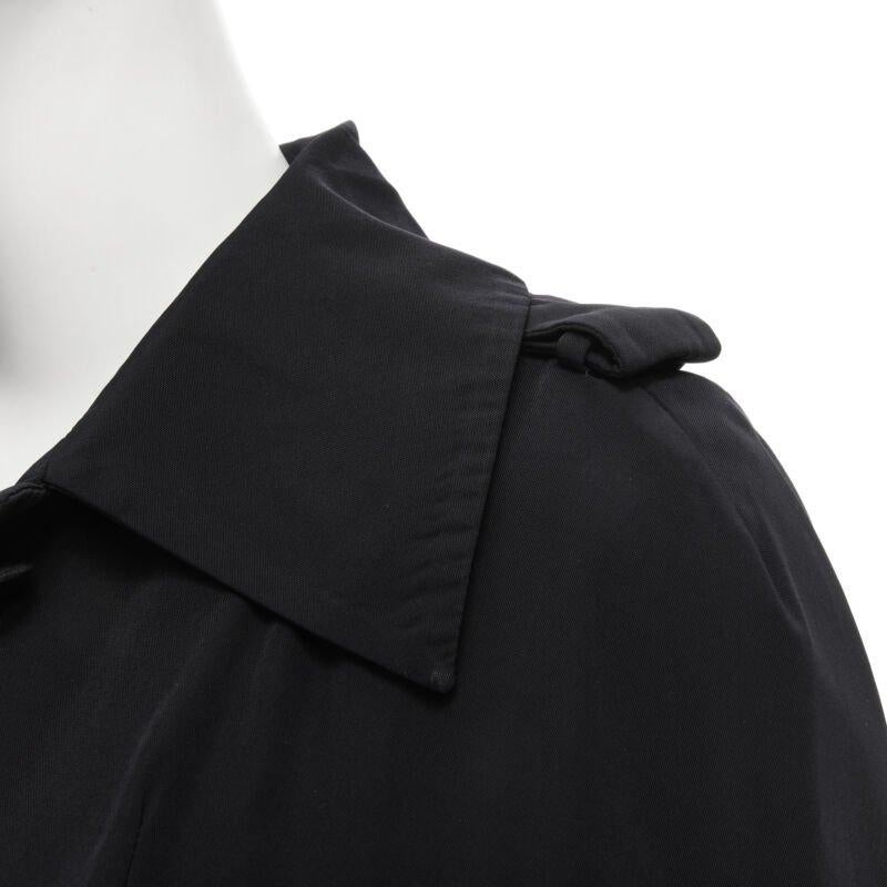 MARNI - Trench corto svasato in poliestere nero con pince a cassetta IT38 XS
Riferimento: CELG/A00063
Marchio: Marni
Materiale: Nylon
Colore: nero
Modello: Tinta unita
Chiusura: bottone
Dettagli extra: Pince a scatola sull'orlo. Doppie tasche