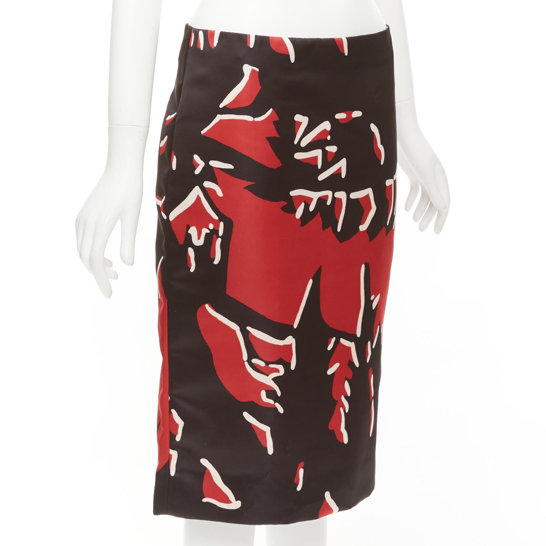 MARNI black red abstract print mid waist knee length skirt IT40 S
Reference: CELG/A00428
Brand: Marni
Material: Polyester
Color: Black, Red
Pattern: Abstract
Closure: Zip
Lining: White Fabric
Extra Details: Back zip.
Made in: